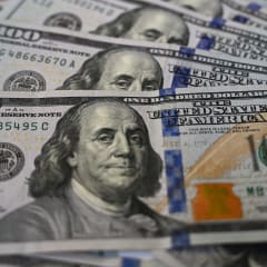 التضخم مرتفع بشدة.. إليك ما يقترحه أحد مدراء البنوك لحماية نفسك