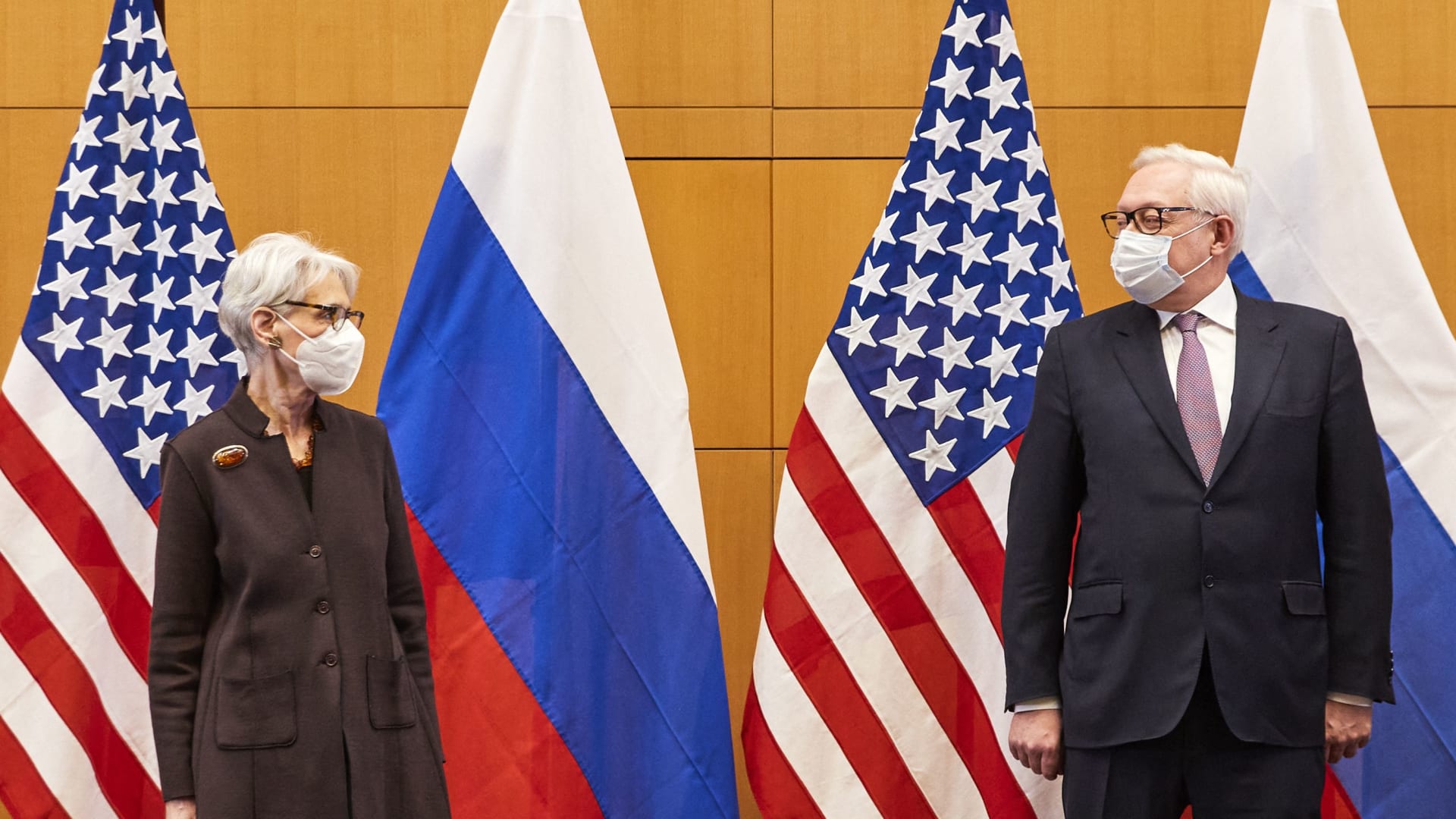 الاحتمالات مفتوحة بمباحثات روسيا وأمريكا الأمنية وسط توترات أوكرانيا
