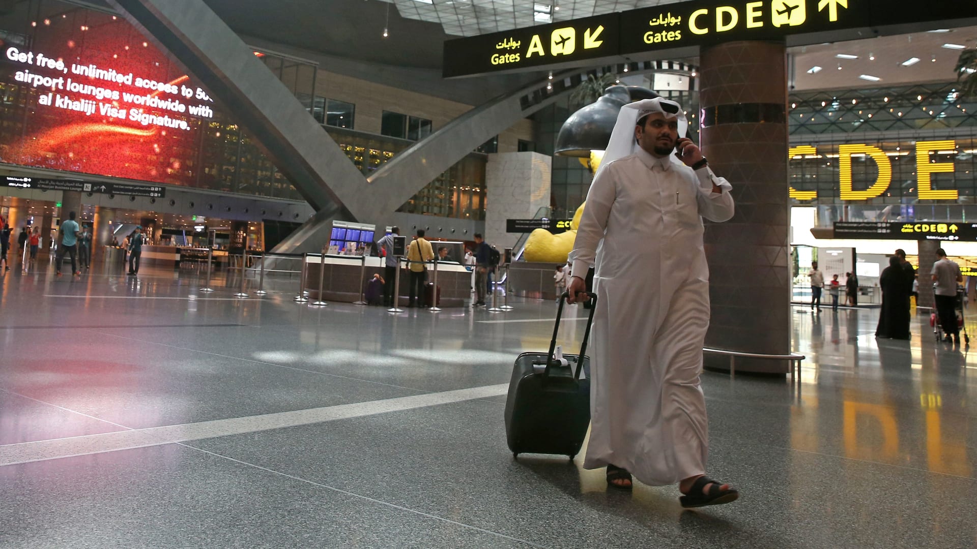 عدم إلزامية اللقاح.. قطر تعلن تعليمات السفر المتعلقة بكورونا لمشجعي كأس العالم 2022