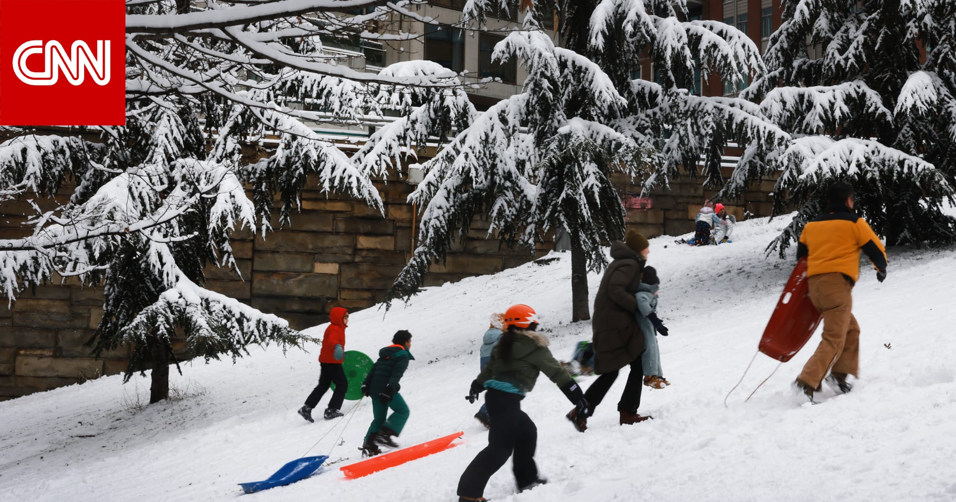 عاصفة "تاريخية" تضرب أمريكا.. حالة طوارئ في 18 ولاية وترامب يتابع وإلغاء آلاف الرحلات الجوية