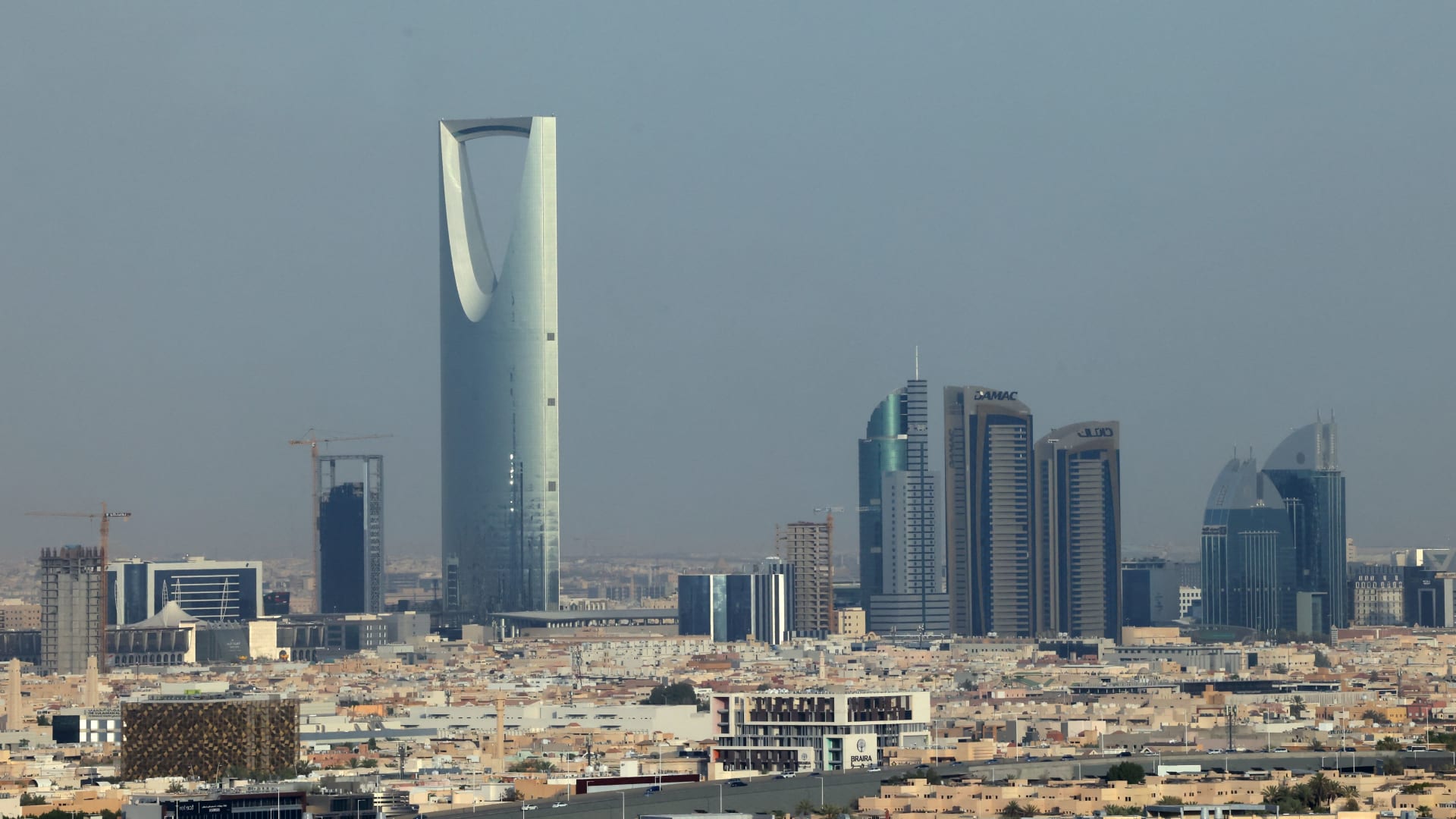 السعودية.. مقدم بودكاست يرد على تداول تغريدات قديمة له: أعتذر لهذا الوطن وقيادته وشعبه