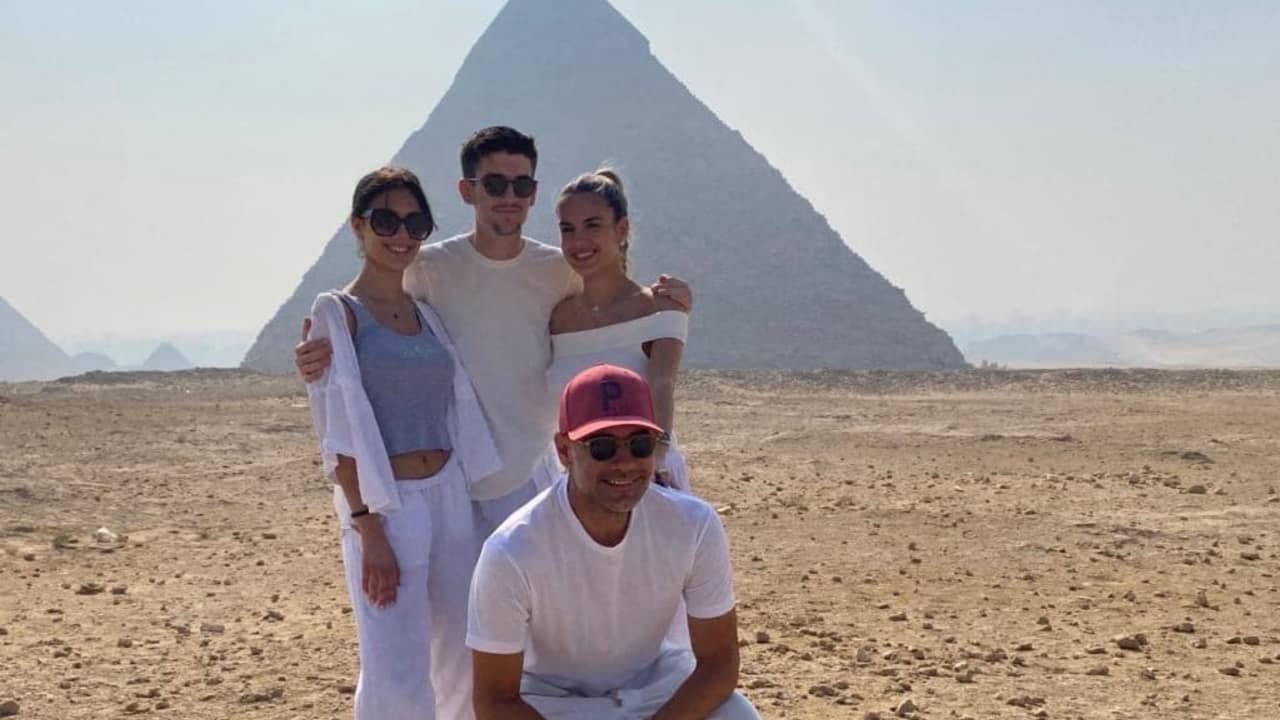 بيب غوارديولا يقوم "بزيارة خاصة" إلى مصر.. ووزارة السياحة توضح السبب
