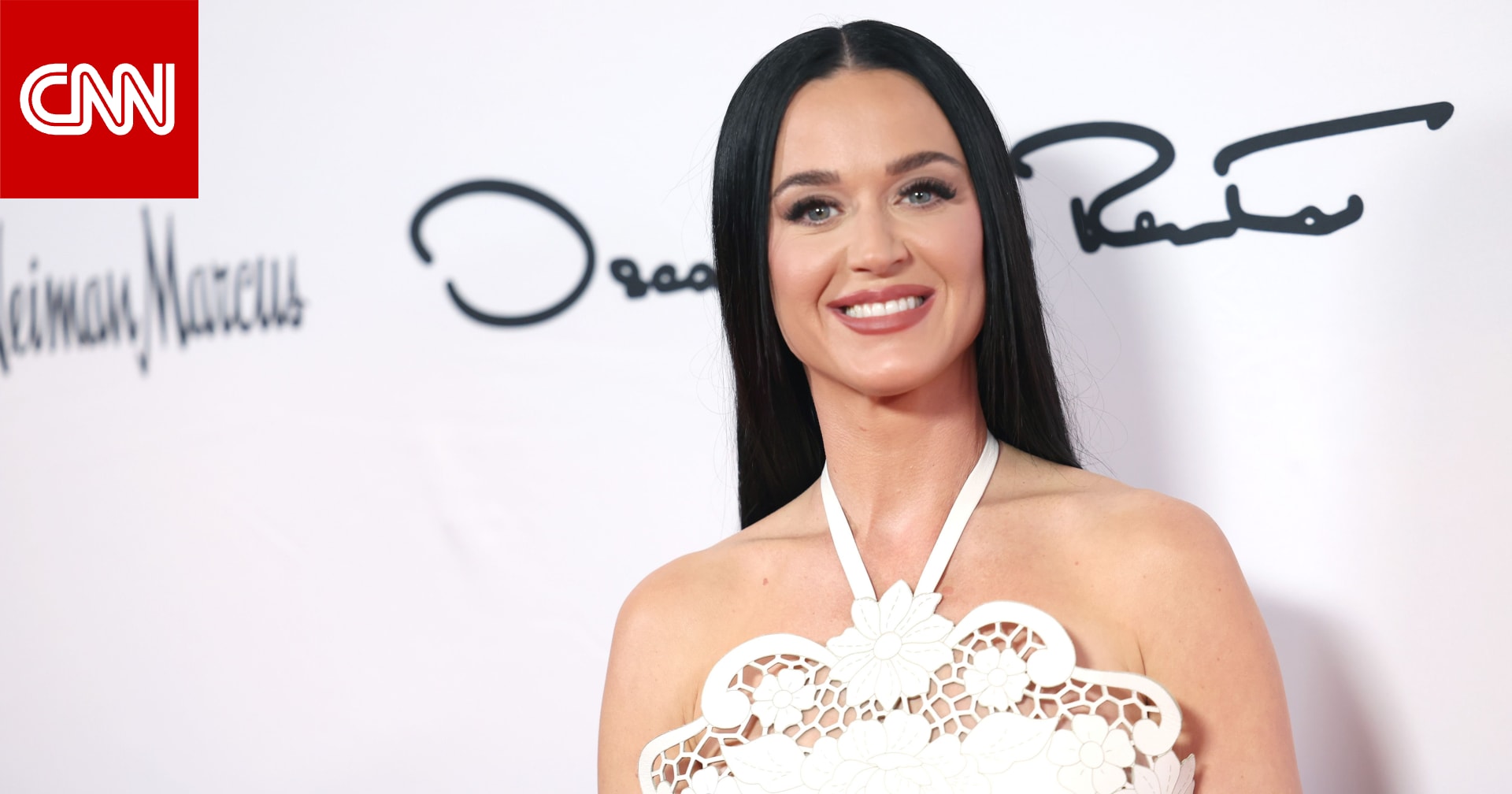 رئيس وزراء كندا السابق وكاتي بيري يؤكدان علاقتهما رسميا على إنستغرام