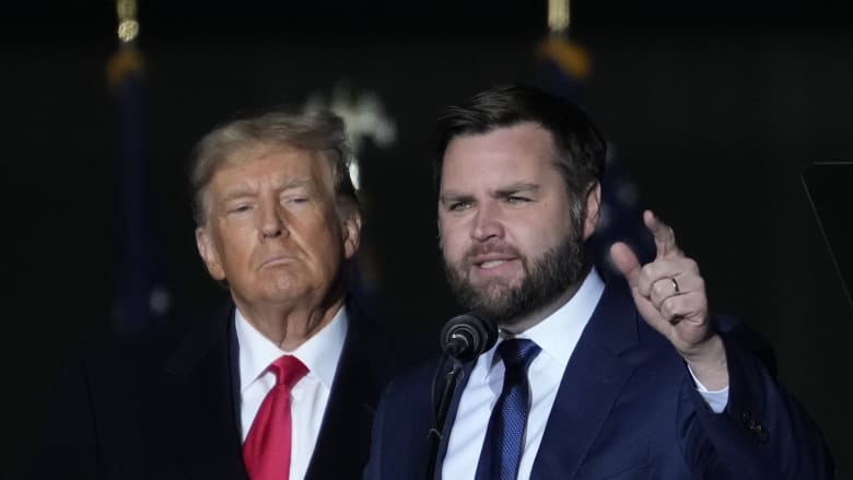 فانس يرفض انتقادات بابا الفاتيكان لحرب إيران.. ويُذكر بما فعله ترامب في غزة