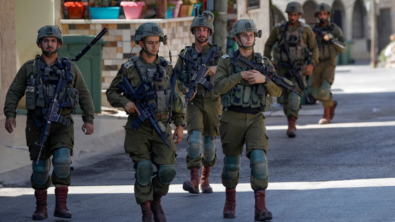مقتل فلسطينيين وإصابة 3 خلال عملية إسرائيلية بالضفة الغربية
