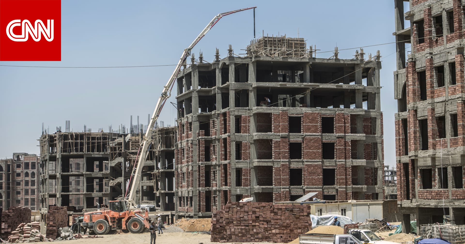 يعملون بدون عقود دائمة أو تأمين.. ماذا قالت البيانات الرسمية عن "عمال التراحيل" في مصر؟