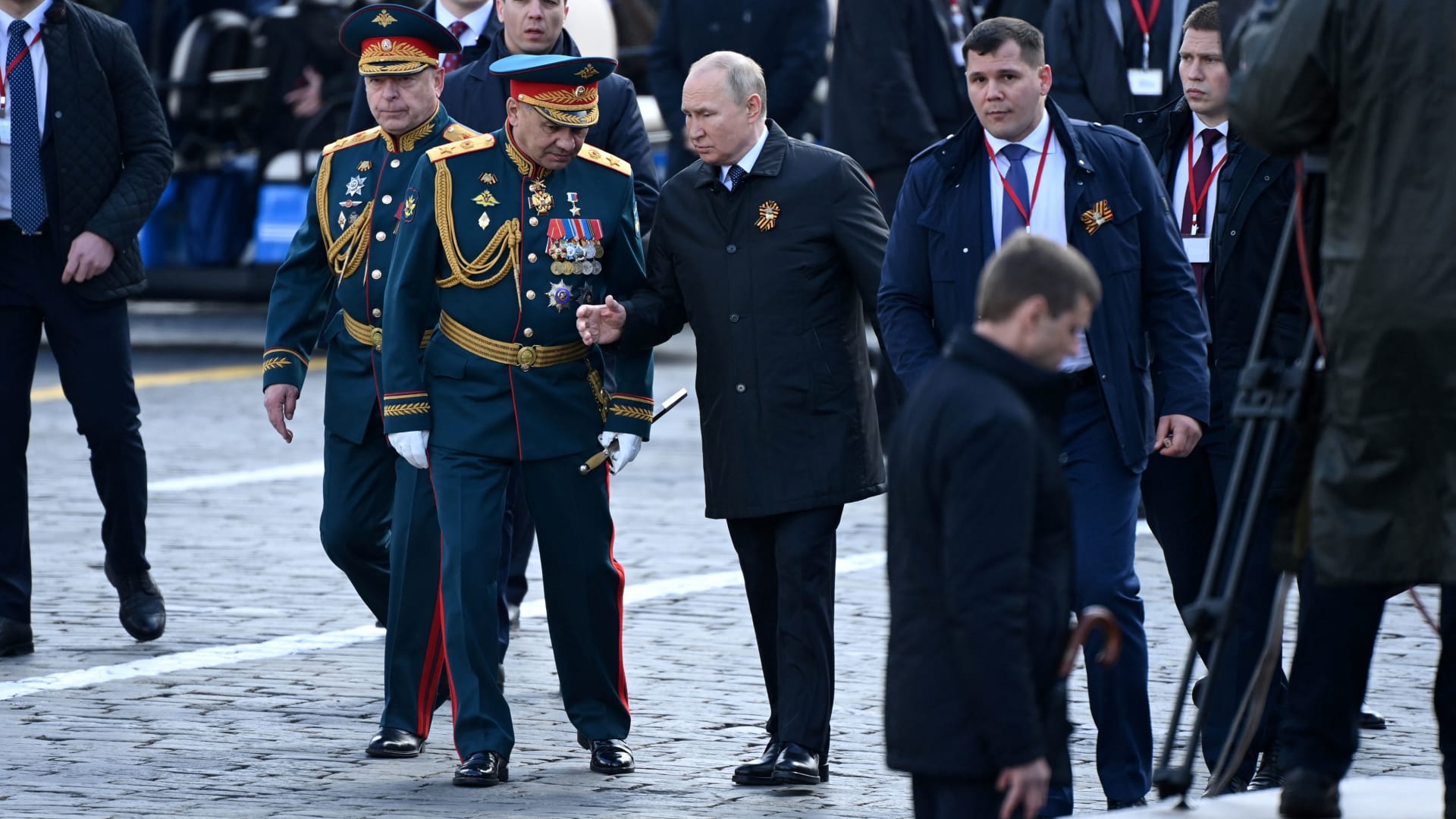 بوتين ستحدث مع وزير الدفاع الروسي شويغو خلال احتفالات عيد النصر بموسكو 