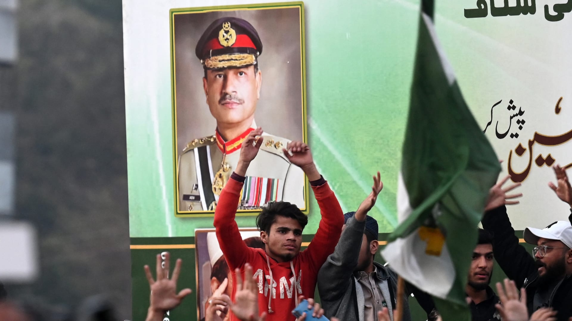 الجنرال عاصم منير قائد الجيش الباكستاني.. من هو ولماذا يعد شخصيةً بارزة تجدر متابعتها بظل التوترات مع الهند؟
