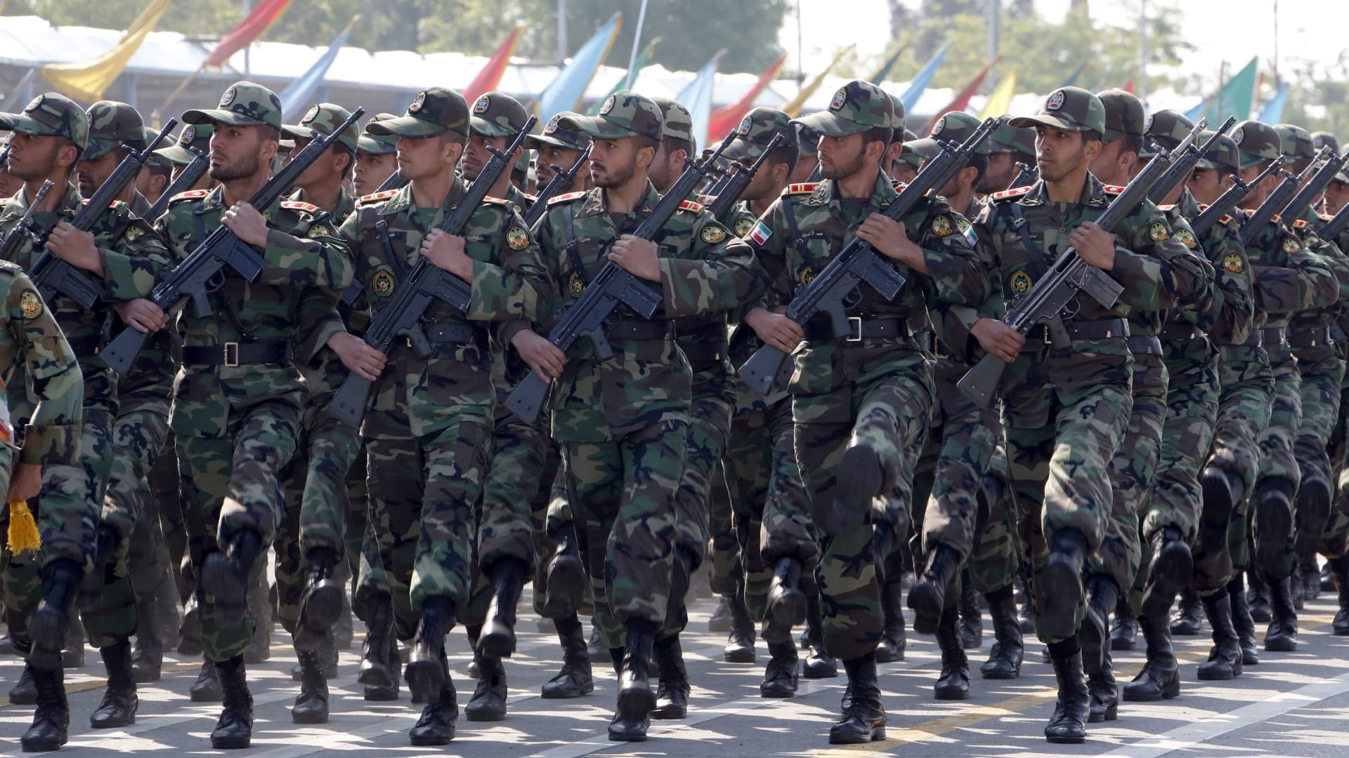 الجيش الإيراني يرد على خطاب ترامب وتهديده بإعادة إيران إلى "العصر الحجري"