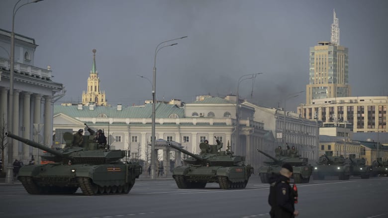 روسيا تستعرض قوتها العسكرية.. ماذا تخبئ لأوكرانيا في يوم 9 مايو؟