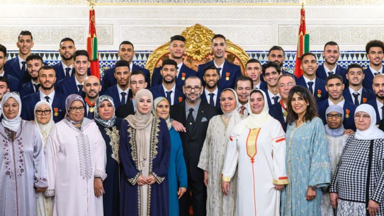 جانب من استقبال العاهل المغربي الملك محمد السادس لأفراد المنتخب الوطني وأمهاتهم