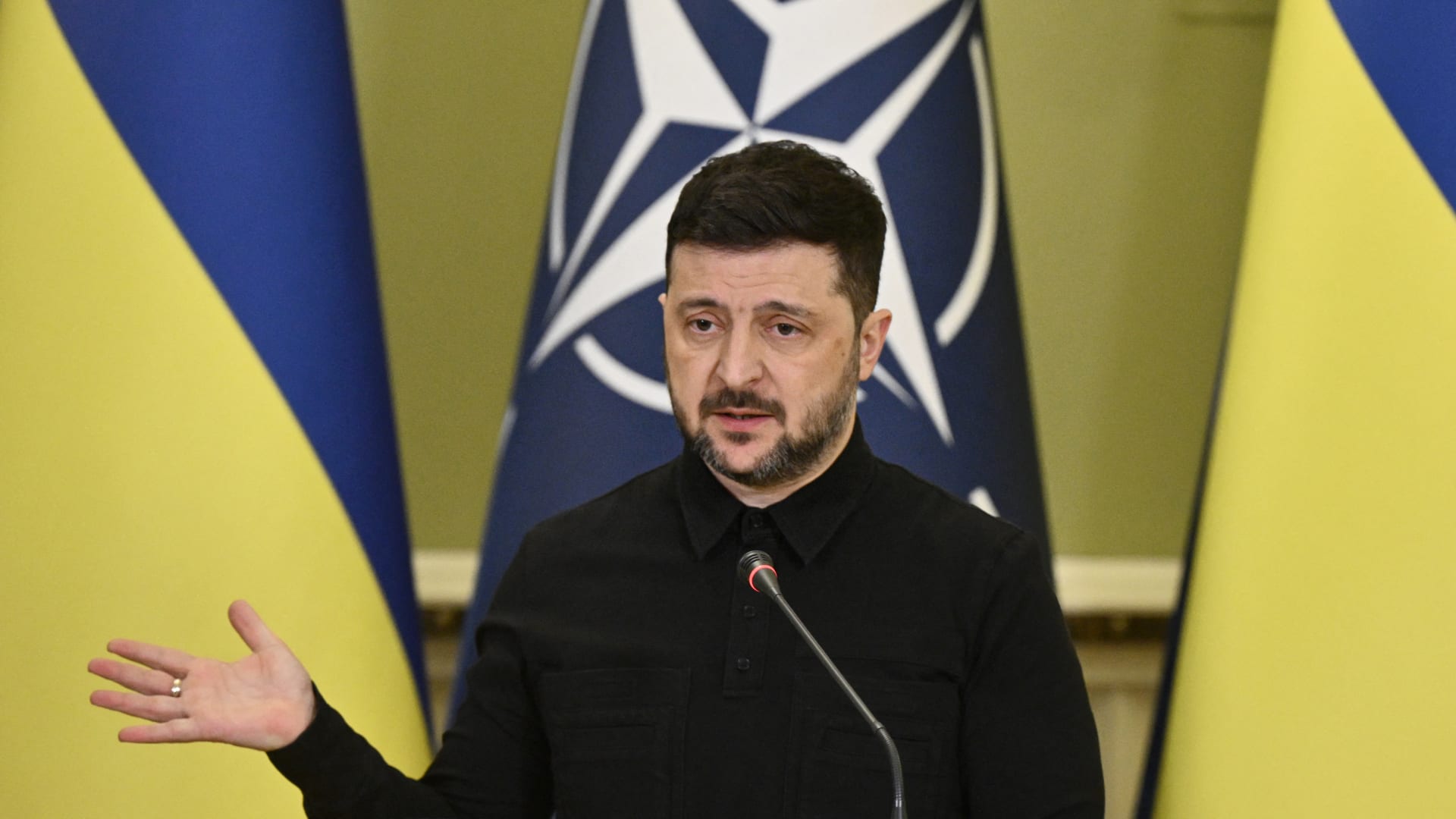 زيلينسكي يكشف عن مهلة أمريكية للتوصل لتسوية أزمة أوكرانيا