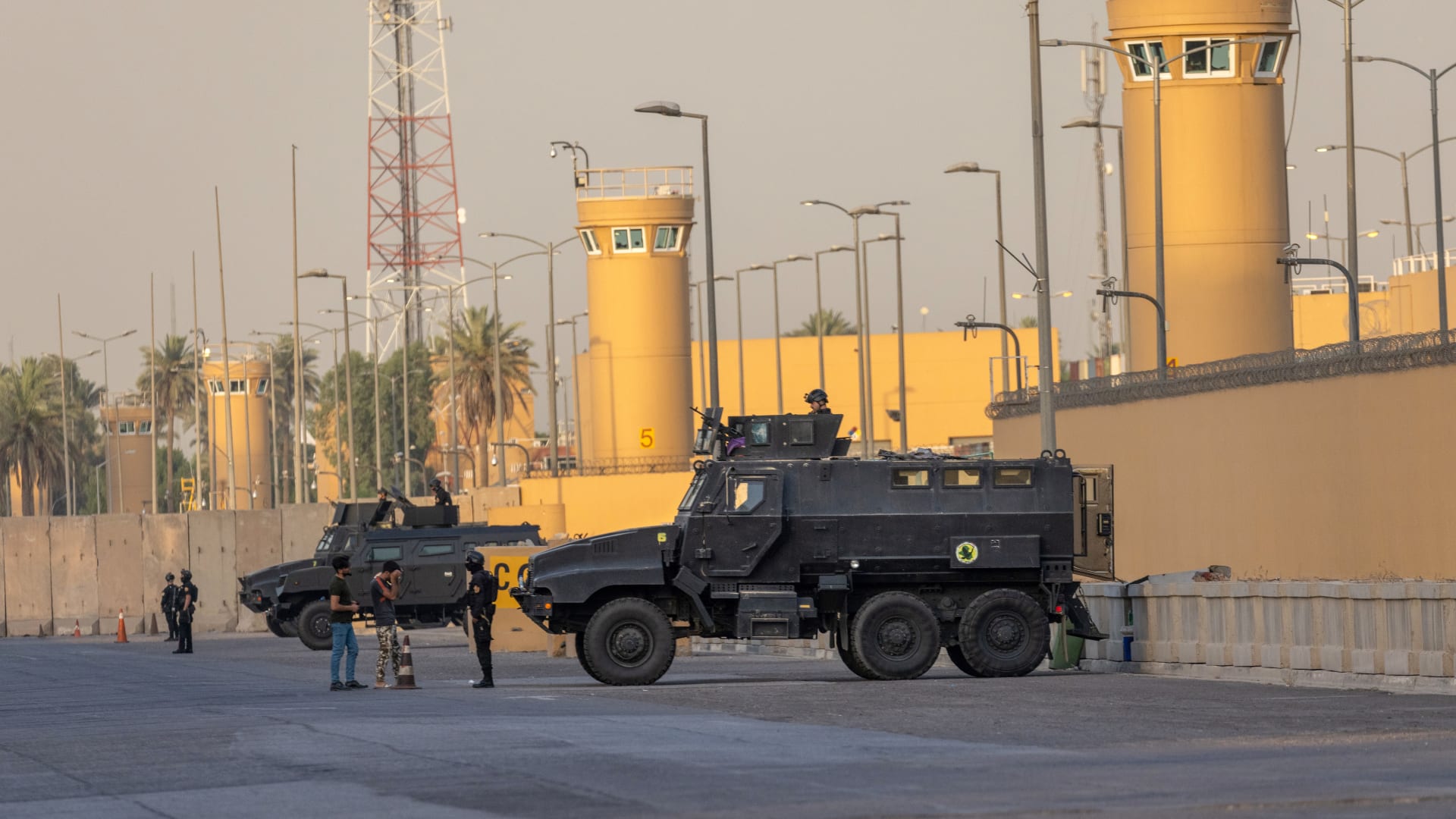 مصادر مطلعة: عقد محادثات بين أمريكا والعراق قريبًا بشأن الوجود العسكري الأمريكي في البلاد 1 مصادر مطلعة: عقد محادثات بين أمريكا والعراق قريبًا بشأن الوجود العسكري الأمريكي في البلاد