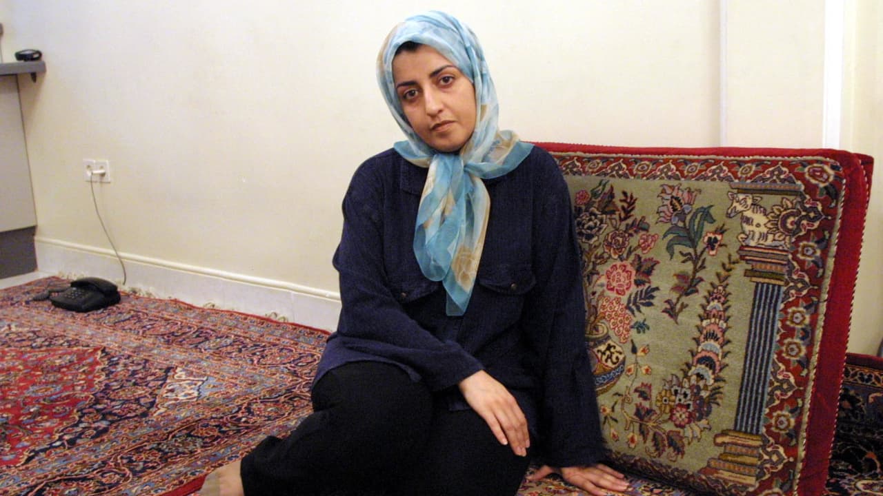 الناشطة الإيرانية نرجس محمدي تفوز بجائزة نوبل للسلام 2023