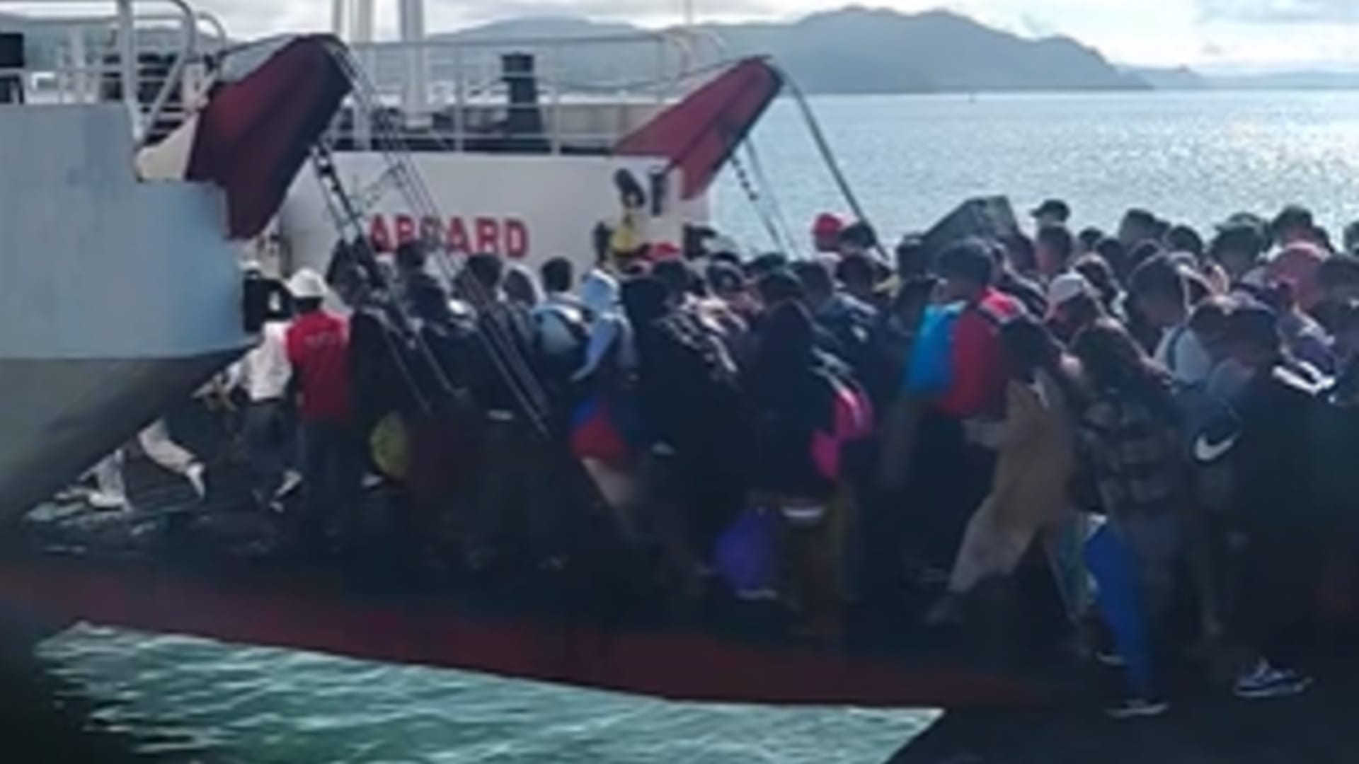 فيديو متداول بزعم "مغادرة إسرائيليين عبر البحر بسبب قصف إيران".. ما حقيقته؟