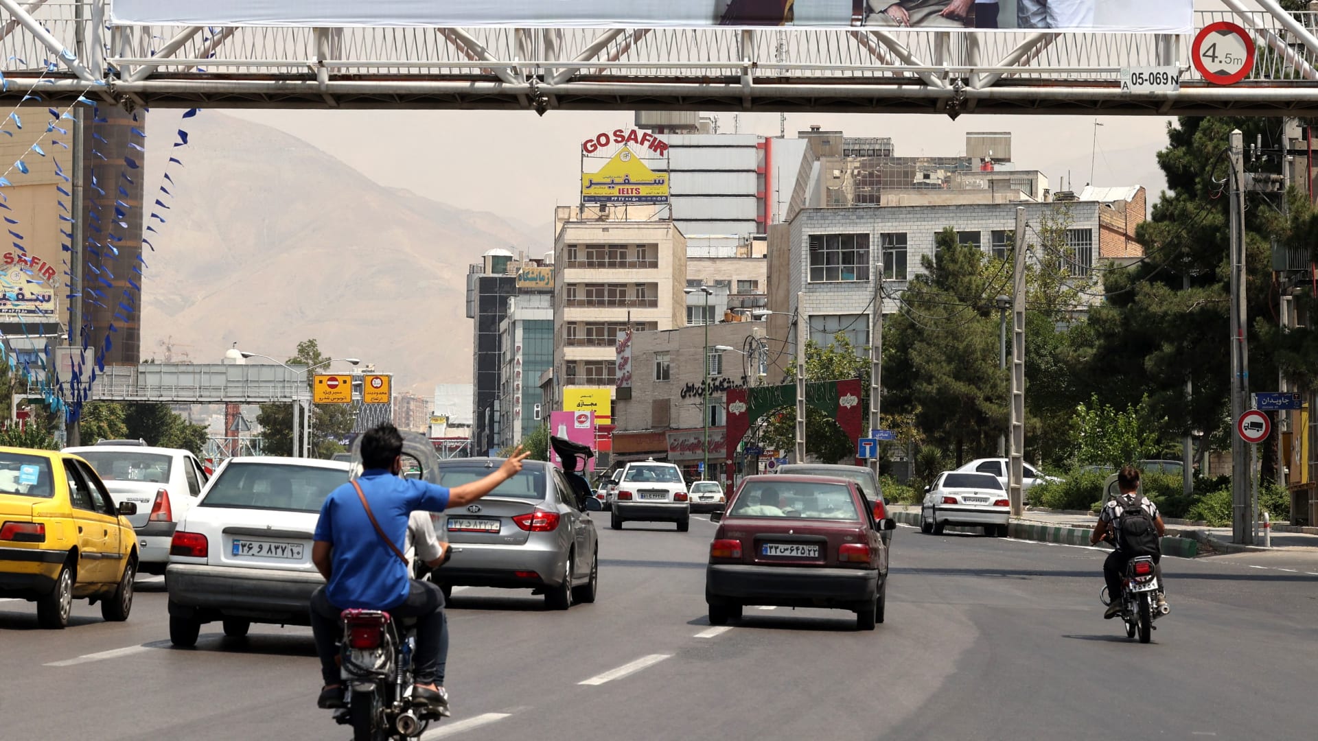 احتجاجات إيران تنتقل إلى قلب طهران.. والمتظاهرون يهتفون: "الموت للجمهورية الإسلامية"
