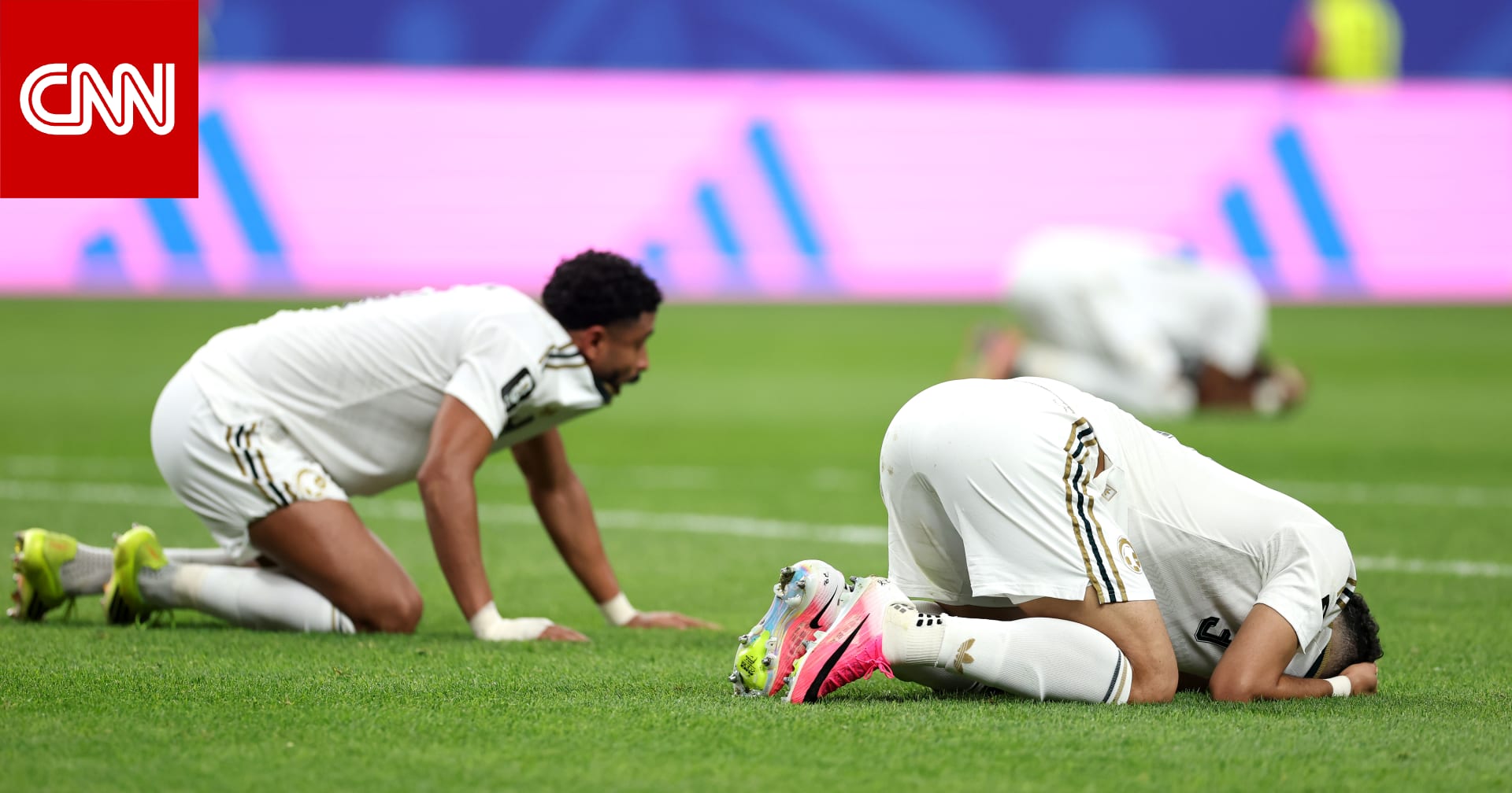 كأس العالم.. أول تصرف من لاعبي المنتخب السعودي بعد إقصائهم 