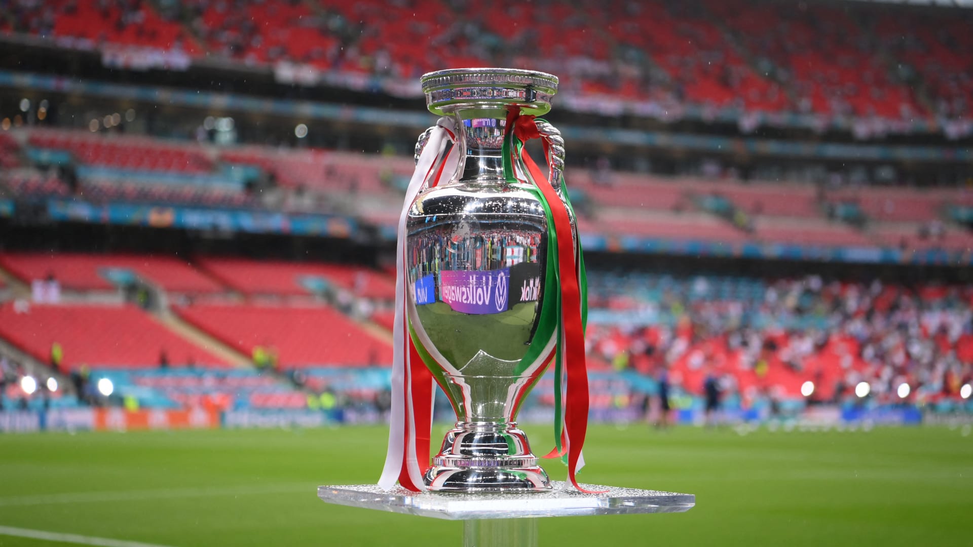 بريطانيا وأيرلندا تتقدمان بطلب استضافة نهائيات كأس أمم أوروبا 2028