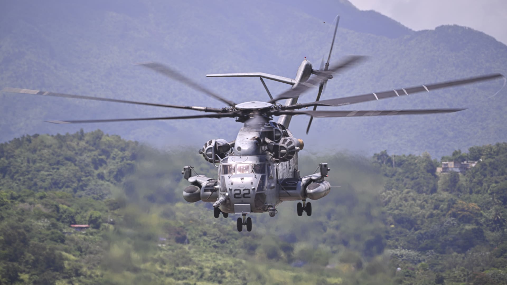 بعد يوم من نفي ترامب.. تسريع نشر آلاف جنود المارينز لدعم العمليات ضد إيران