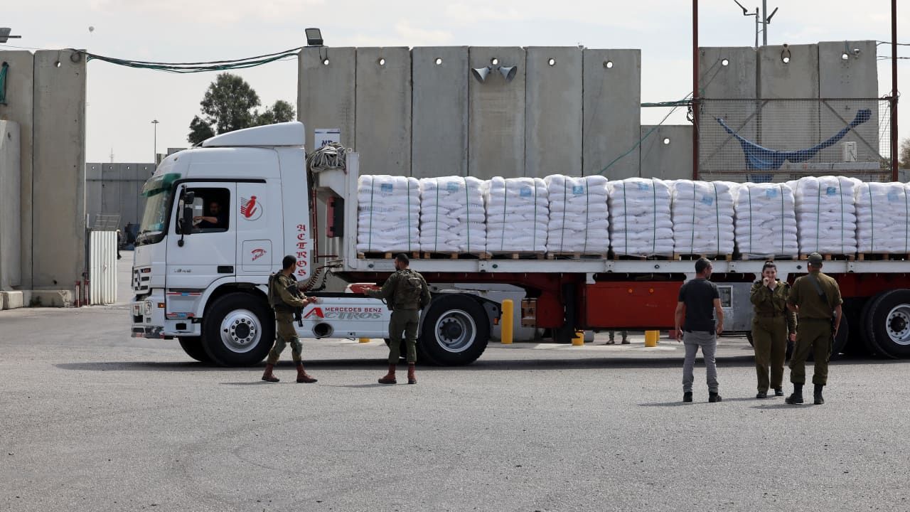 إسرائيل تعلن إعادة فتح معبر كرم أبو سالم لدخول المساعدات الإنسانية