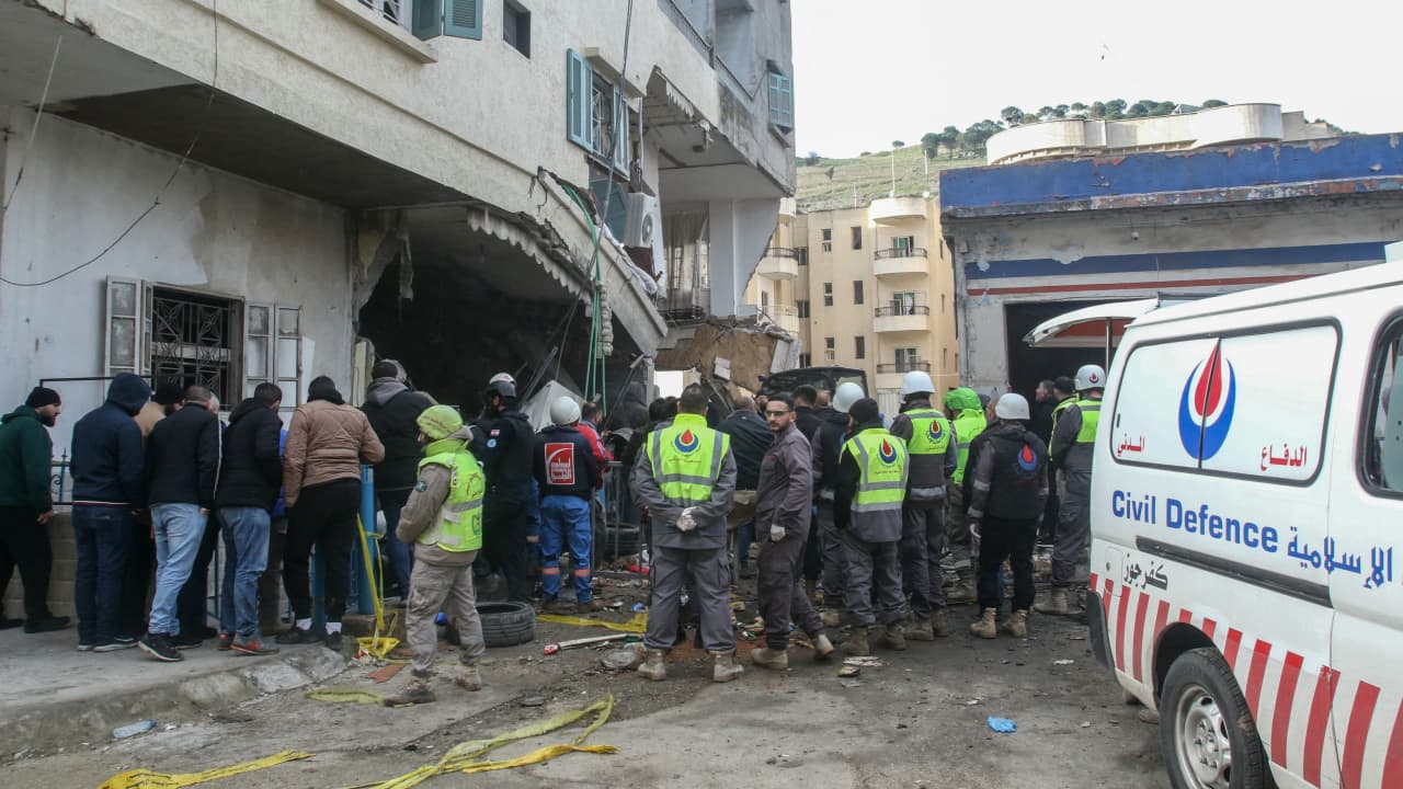 لبنان: مقتل 12 شخصا بغارات إسرائيلية جنوب البلاد