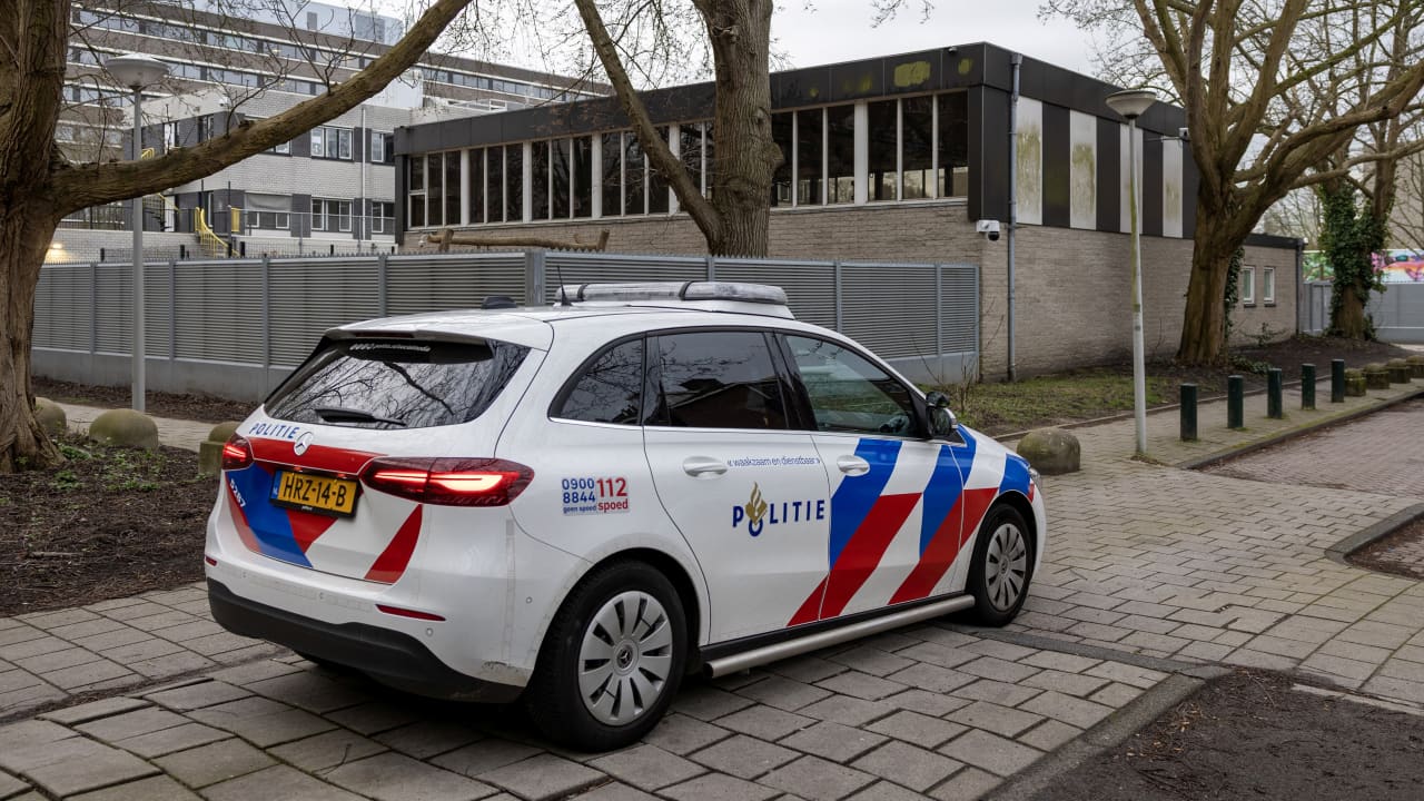 انفجار بمحيط مدرسة يهودية في أمستردام بحادث وصفته عمدة المدينة بـ"هجوم مُستهدف"