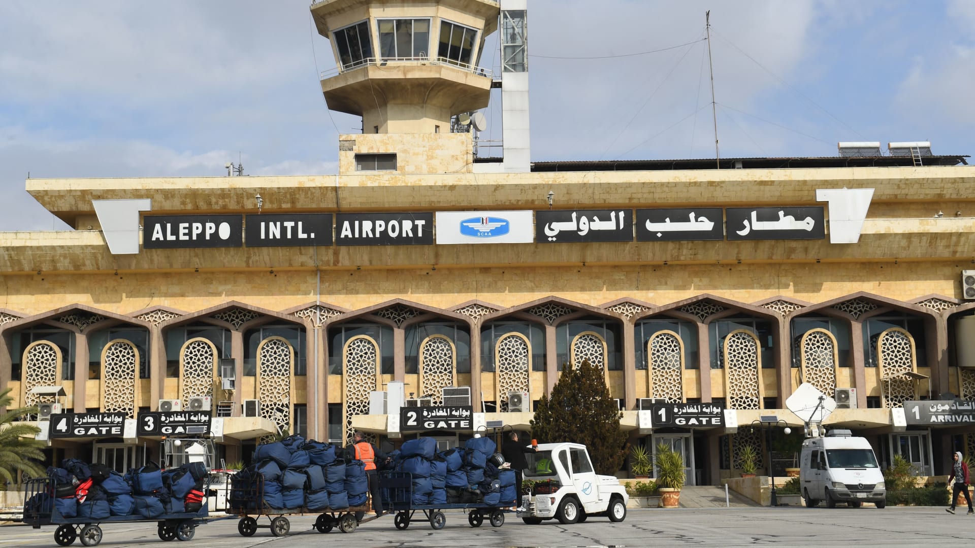 سوريا: مقتل عسكري وإصابة 7 وخروج مطار حلب عن الخدمة جراء "عدوان إسرائيلي"