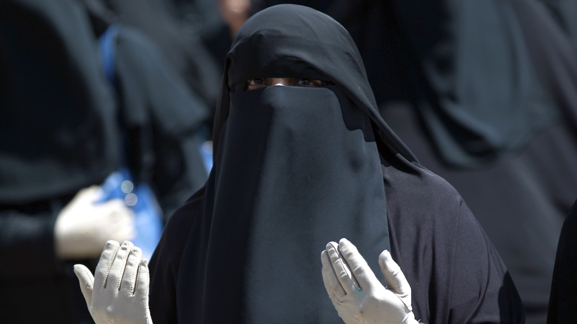 صورة تعبيرية لامرأة تلبس النقاب 