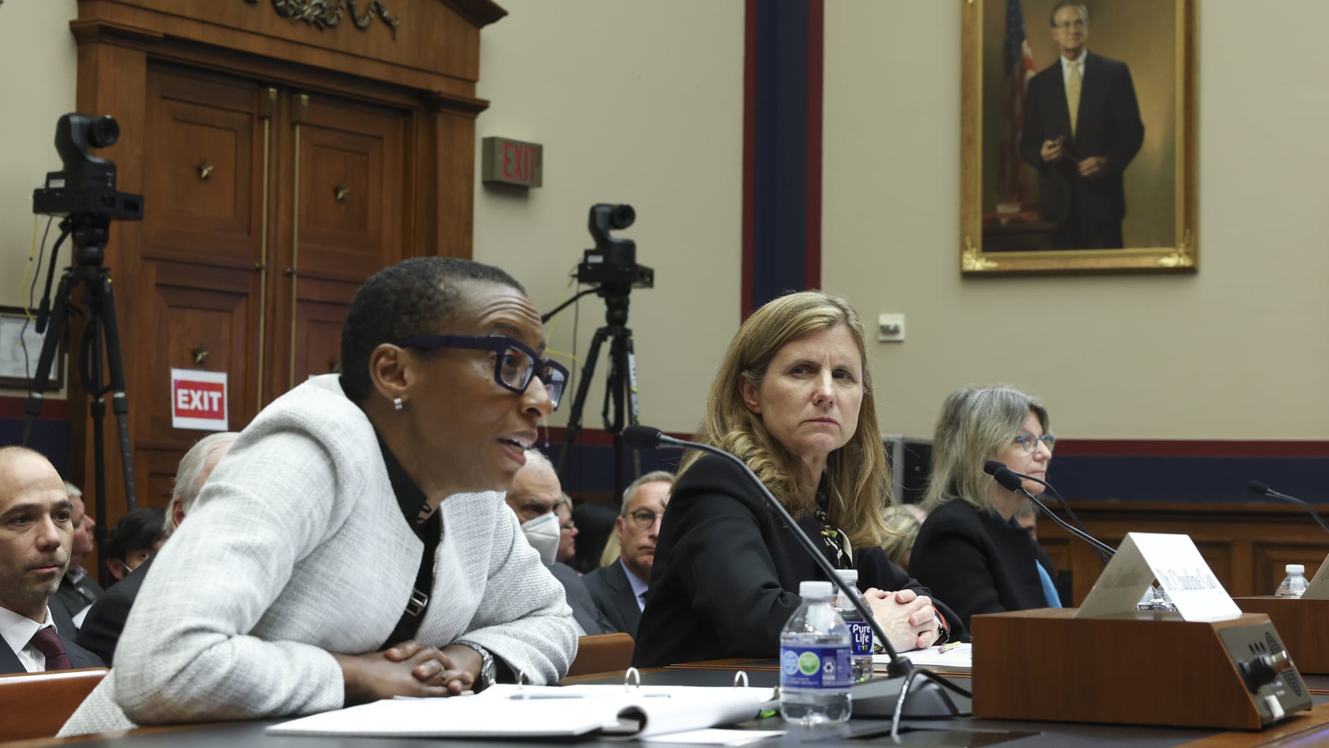 رأي.. جيفري ساكس وسيبيل فارس يكتبان: عندما يتم قمع الطلاب الذين يطالبون بالعدالة لفلسطين 1 رأي.. جيفري ساكس وسيبيل فارس يكتبان: عندما يتم قمع الطلاب الذين يطالبون بالعدالة لفلسطين