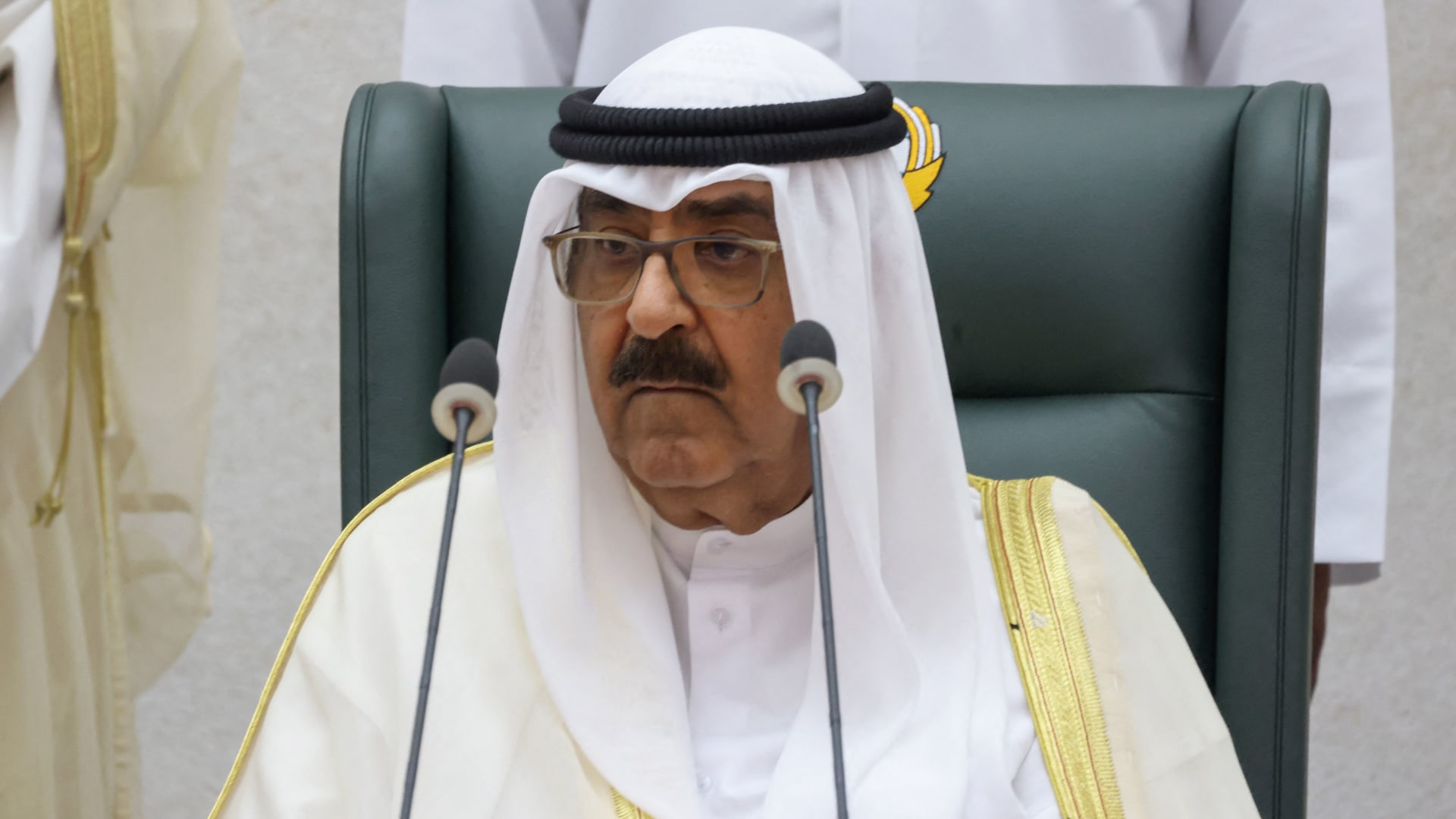 شاهد لحظة إعلان وفاة أمير الكويت الشيخ نواف الأحمد الجابر الصباح