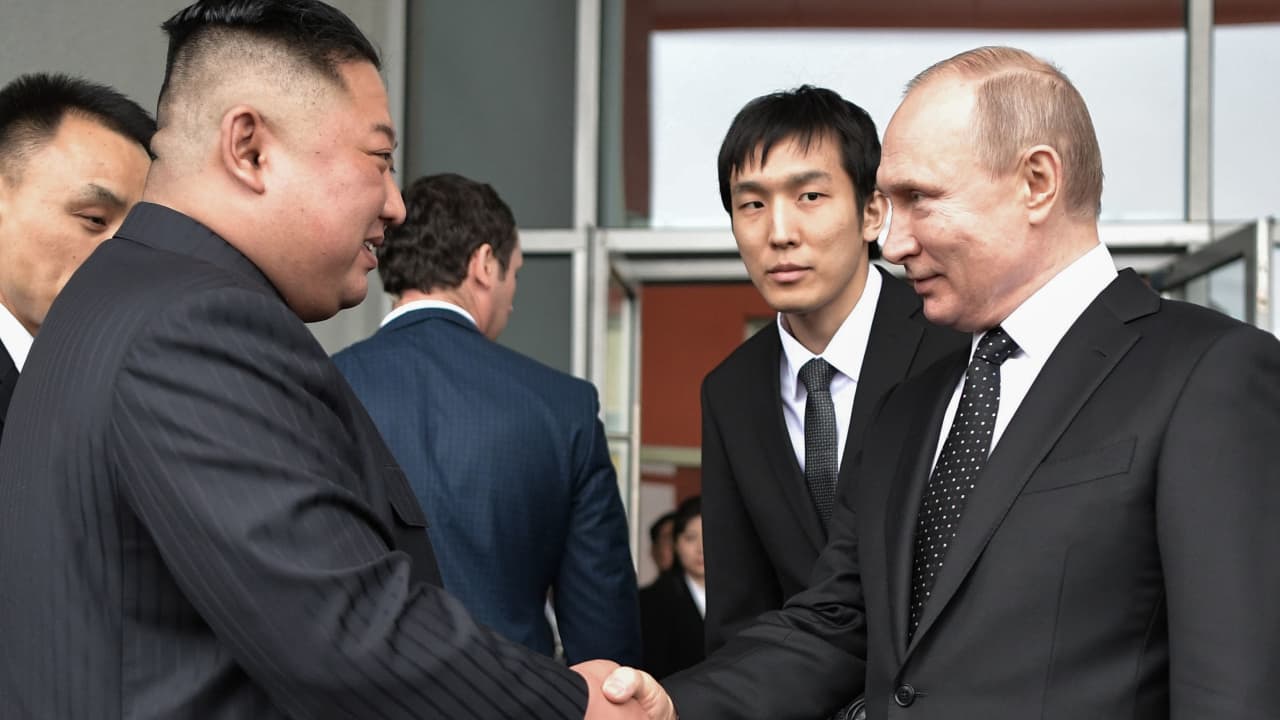 الحكومة الأمريكية: زعيم كوريا الشمالية قد يسافر إلى روسيا ويلتقي بوتين لبحث تزويد موسكو بالسلاح