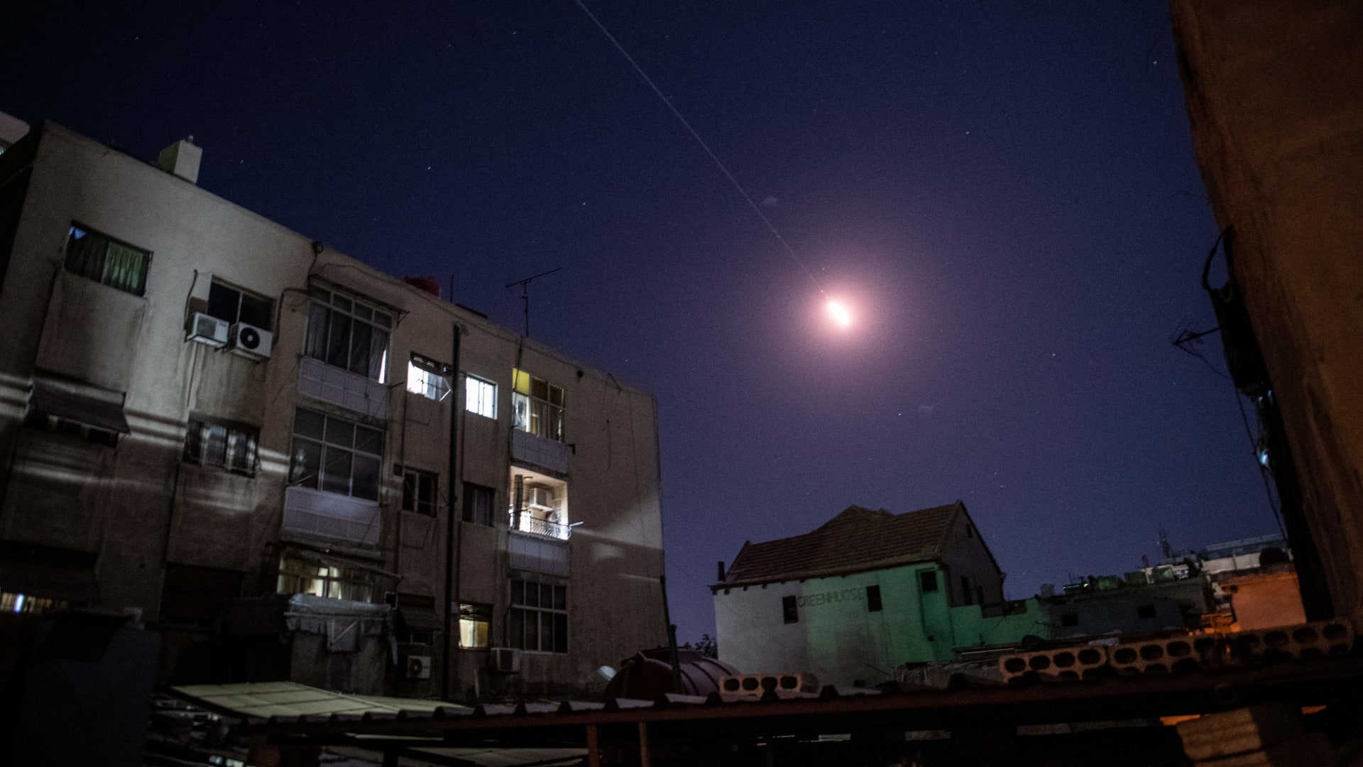 سوريا: وقوع بعض الخسائر المادية جراء هجوم إسرائيلي على ريف دمشق