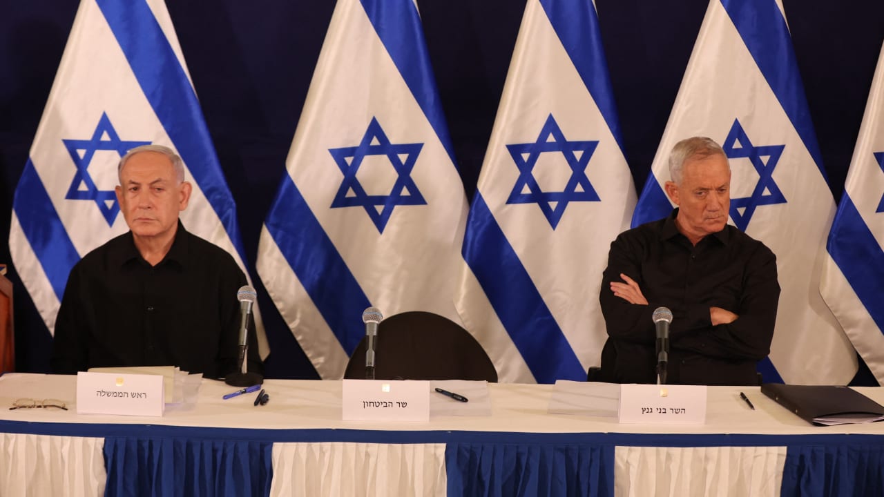 الانقسام في إسرائيل يتسع.. حزب غانتس يتحرك لحل الكنيست والليكود يرد