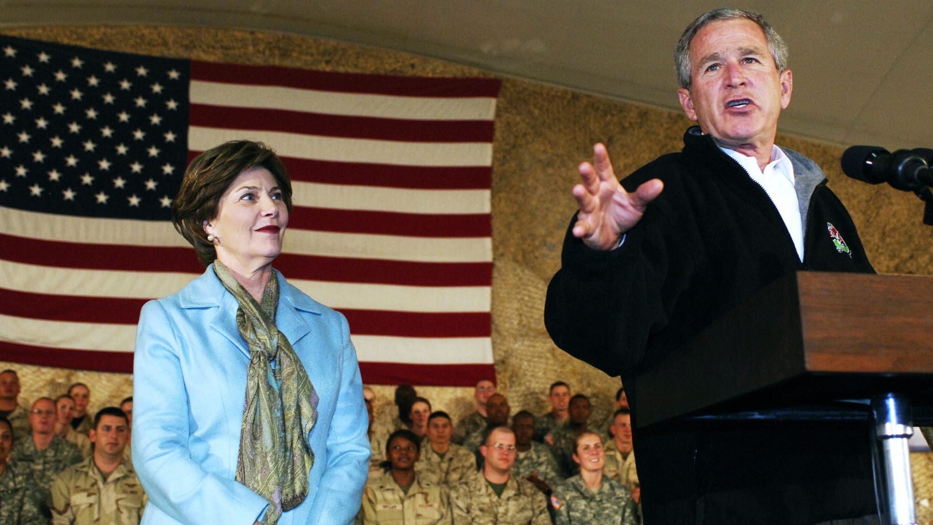 بوش: سحب الجيش الأمريكي من أفغانستان خطأ والعواقب ستكون وخيمة