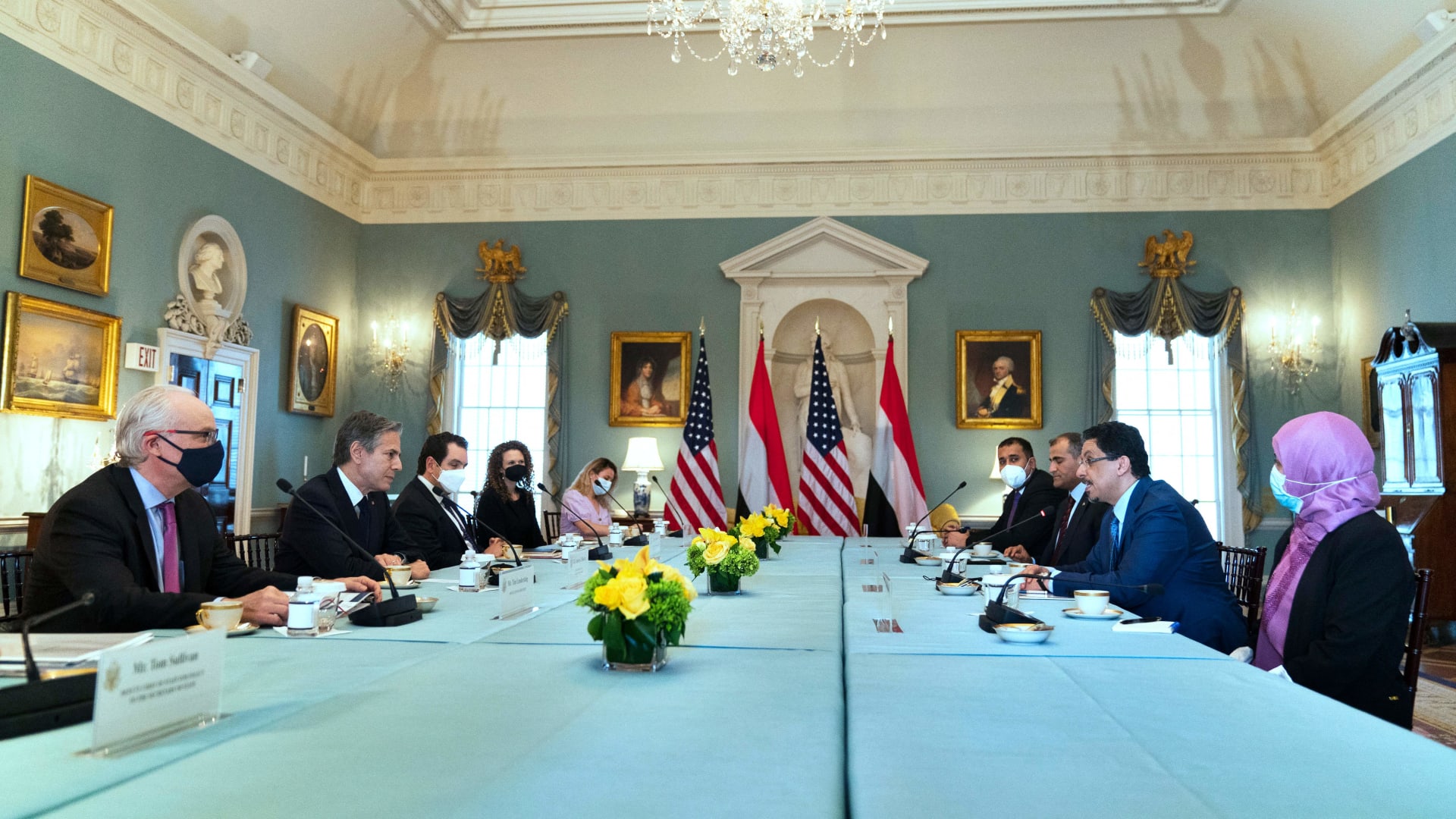جانب من لقاء وزير الخارجية الأمريكي ونظيره اليمني 