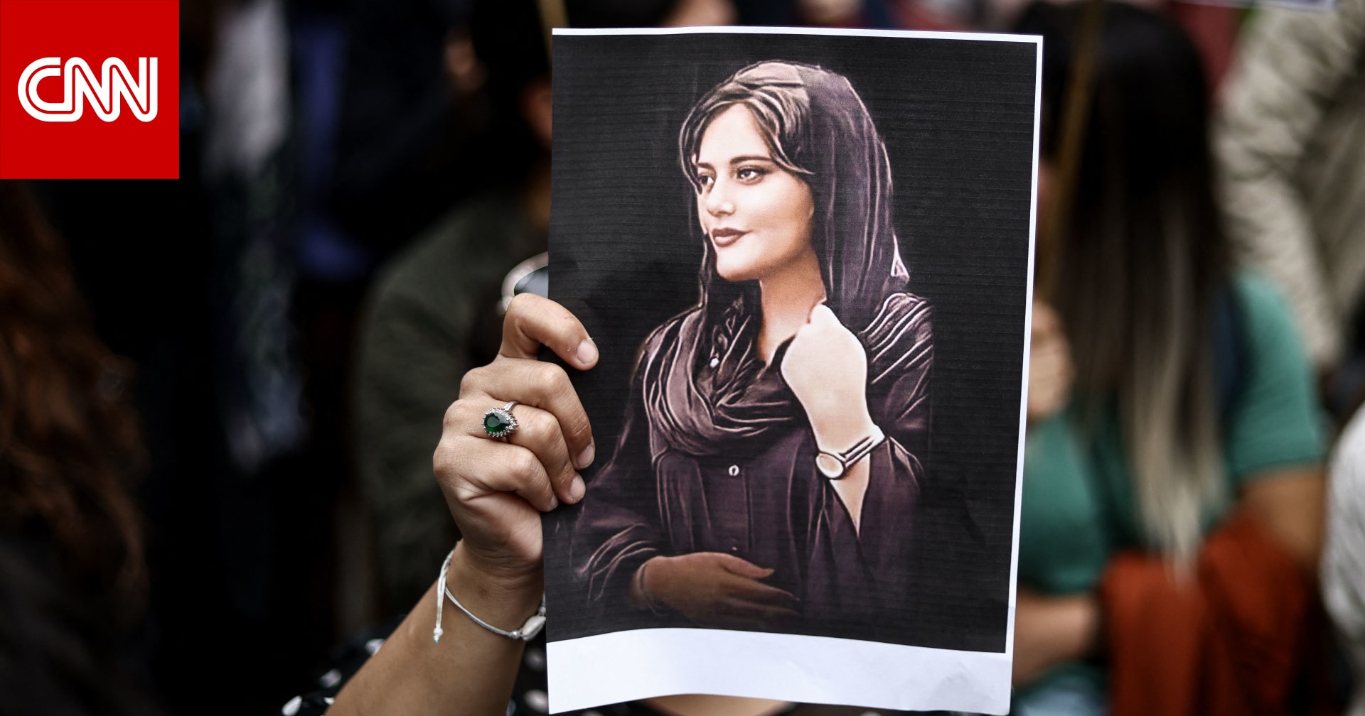 شرطة الأخلاق الإيرانية أرهبت النساء على مدى عقود.. فمن هي؟