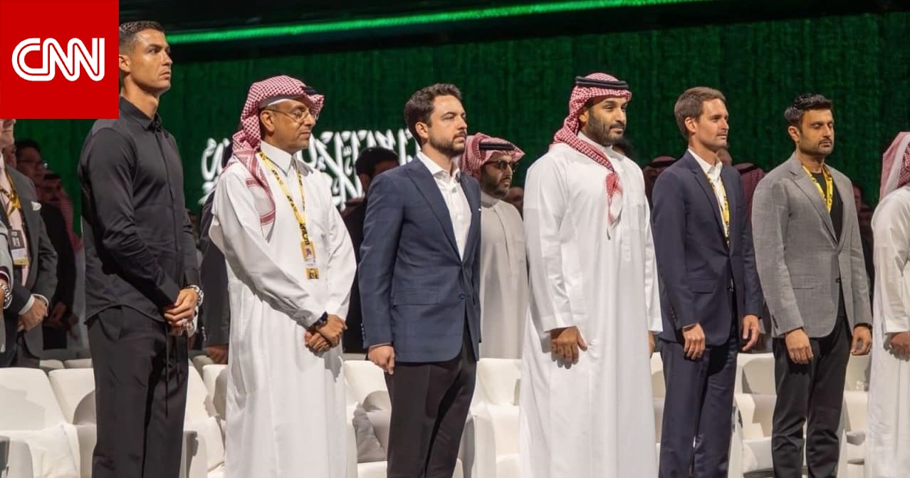 لقطة تجمع محمد بن سلمان وولي عهد الأردن ورونالدو تشعل تفاعلاً