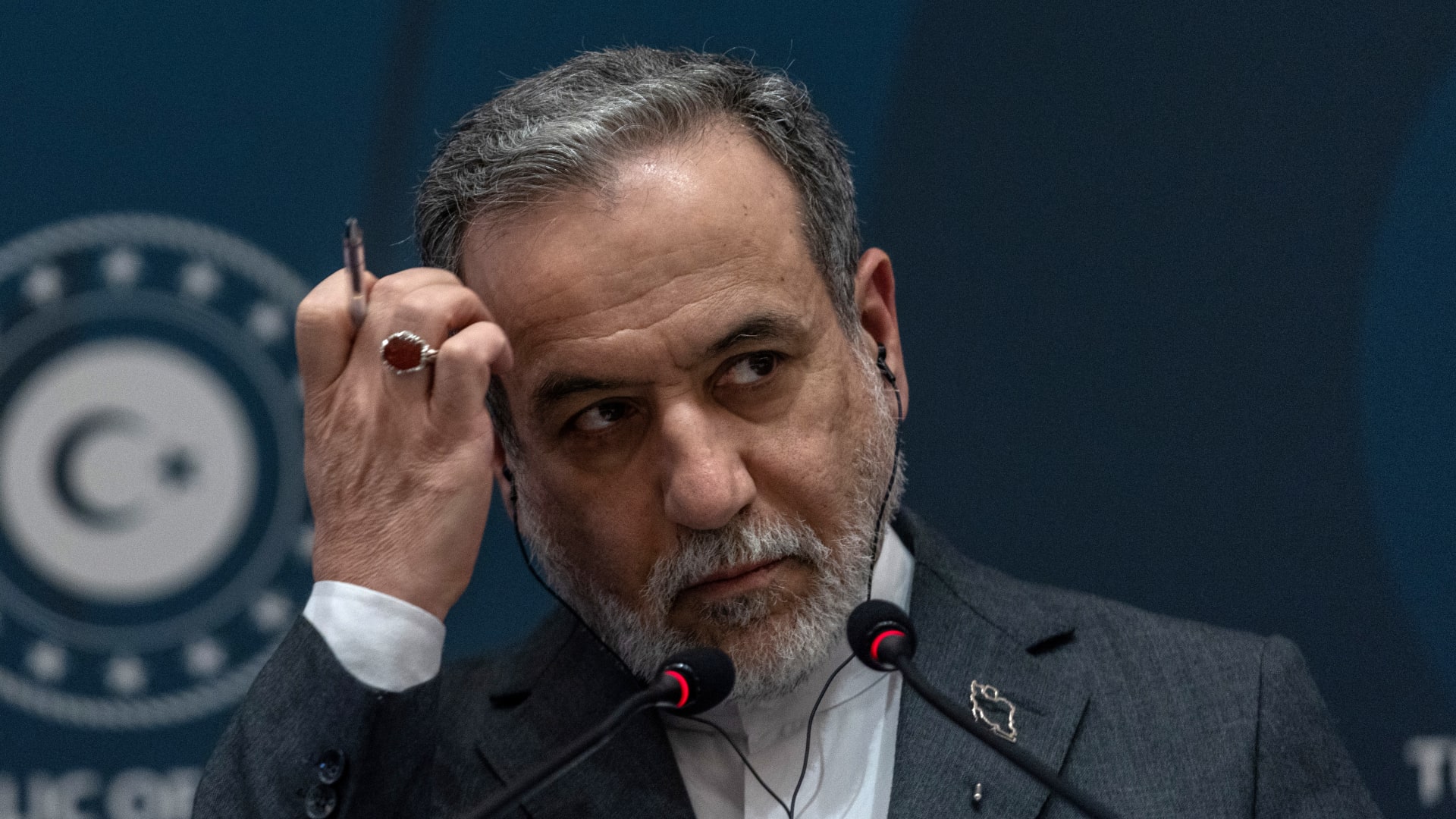 وزير خارجية إيران: مستعدون للمشاركة في مفاوضات نووية "عادلة ومنصفة"