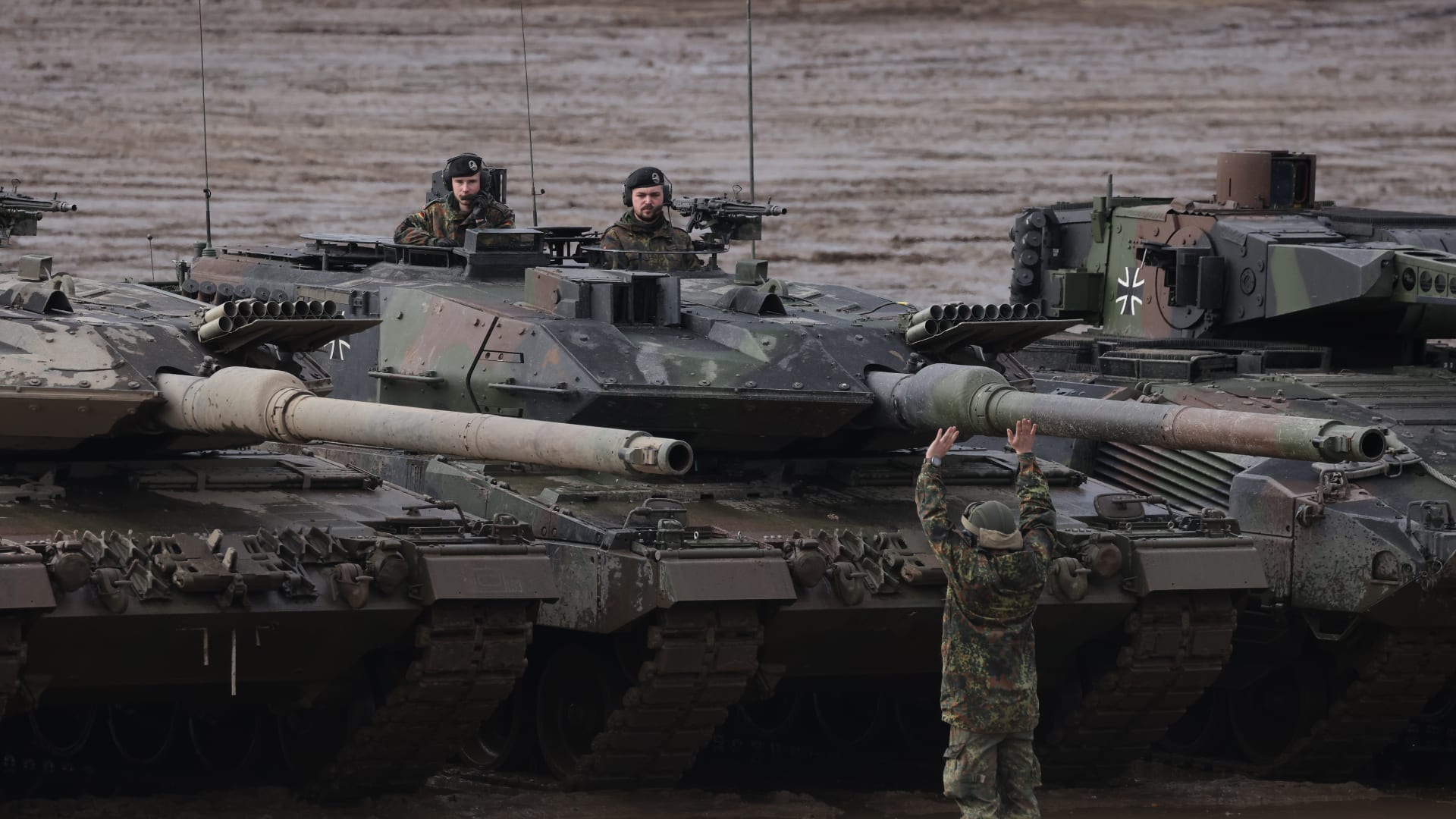 "الأكثر تدريبًا واحترافًا".. الجيش الروسي ينشر قوات النخبة قرب حدود أوكرانيا
