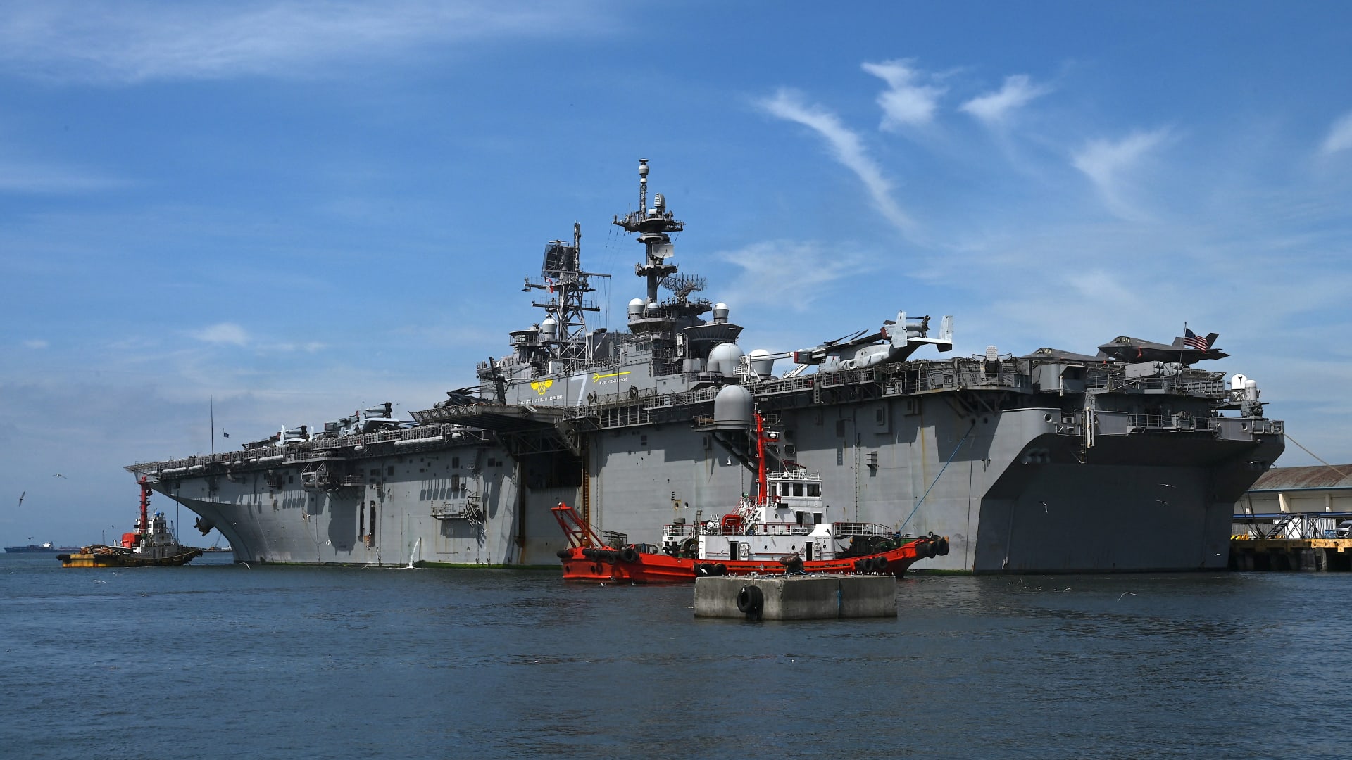 مصادر لـCNN: سفينة أمريكية تحمل قوات مارينز في طريقها للشرق الأوسط