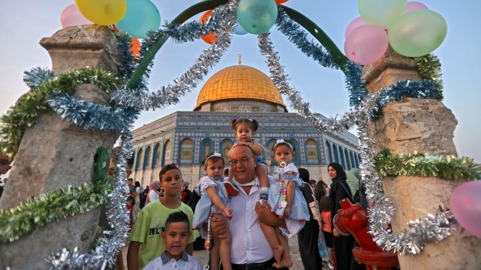 شاهد.. صور احتفالات المسلمين من حول العالم بعيد الأضحى