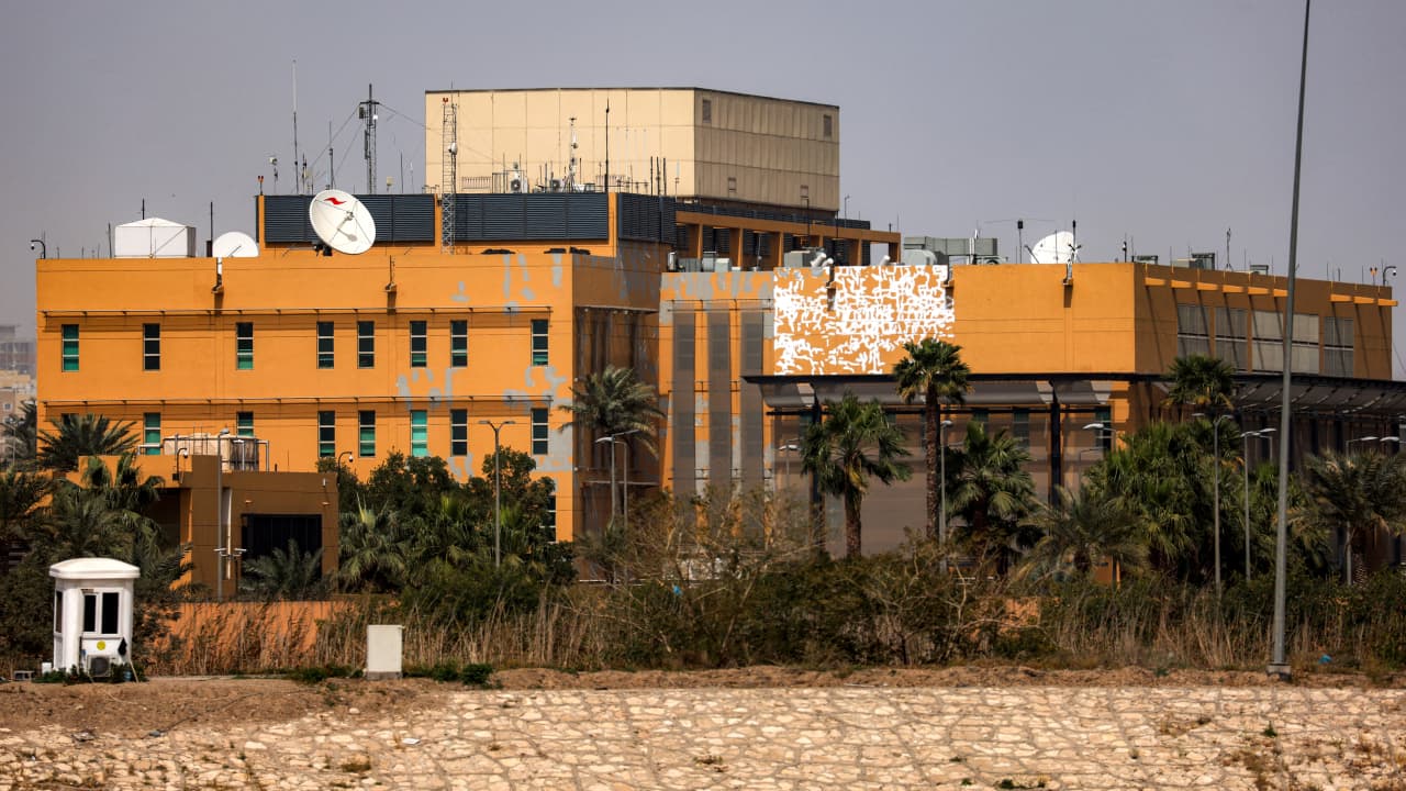 إيران: استهداف القاعدة اللوجستية للسفارة الأمريكية في بغداد 3 مرات خلال يوم الجمعة