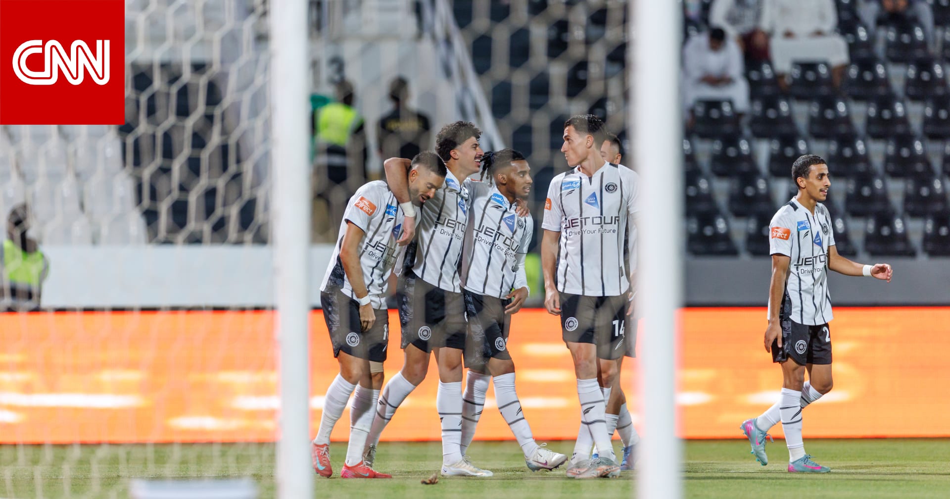 بصق على الحكم.. إيقاف لاعب في الدوري السعودي 10 مباريات