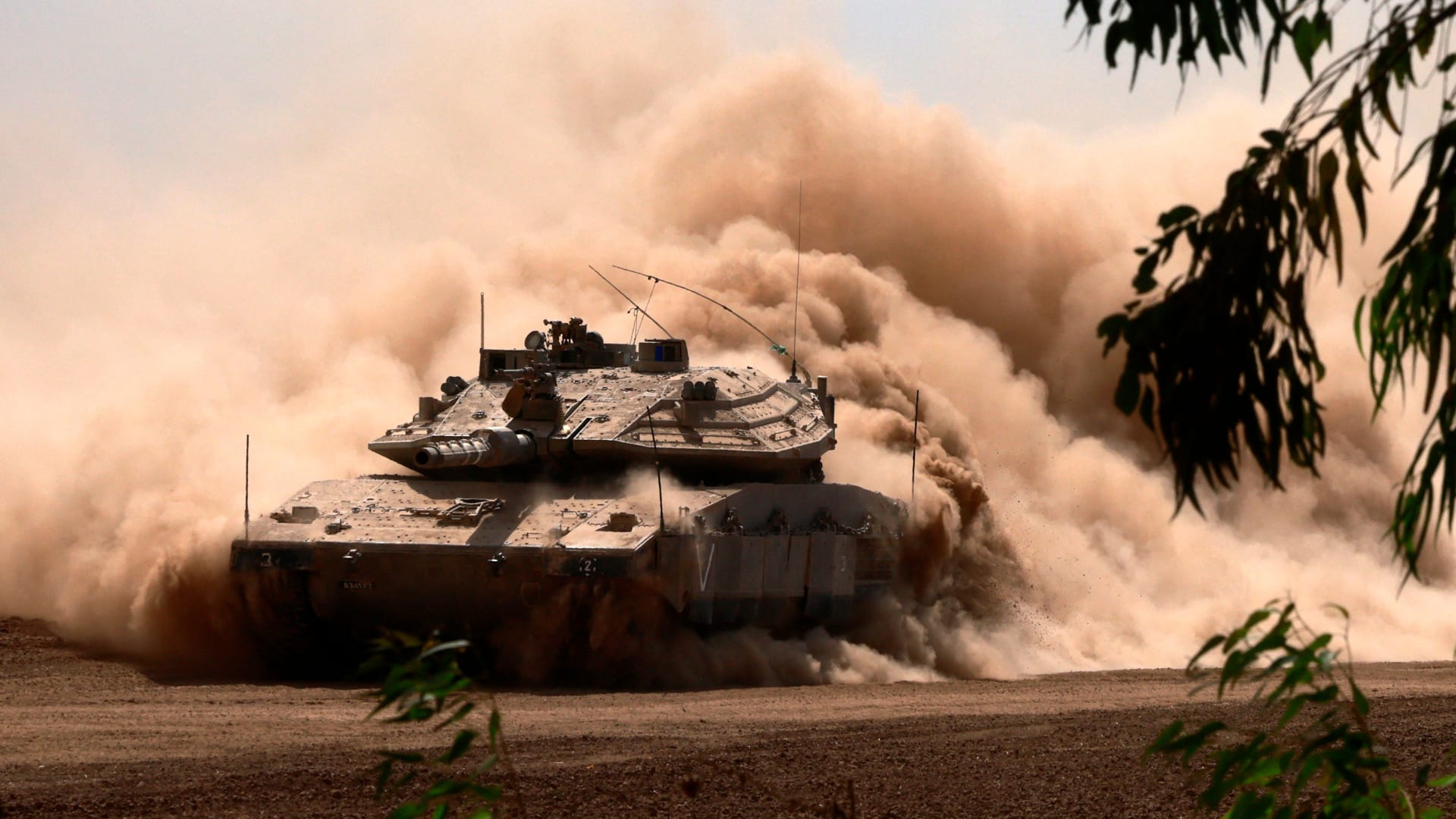 مذيعة CNN تسأل هرتسوغ عن "حصار" غزة واحترام قوانين الحرب.. شاهد رده