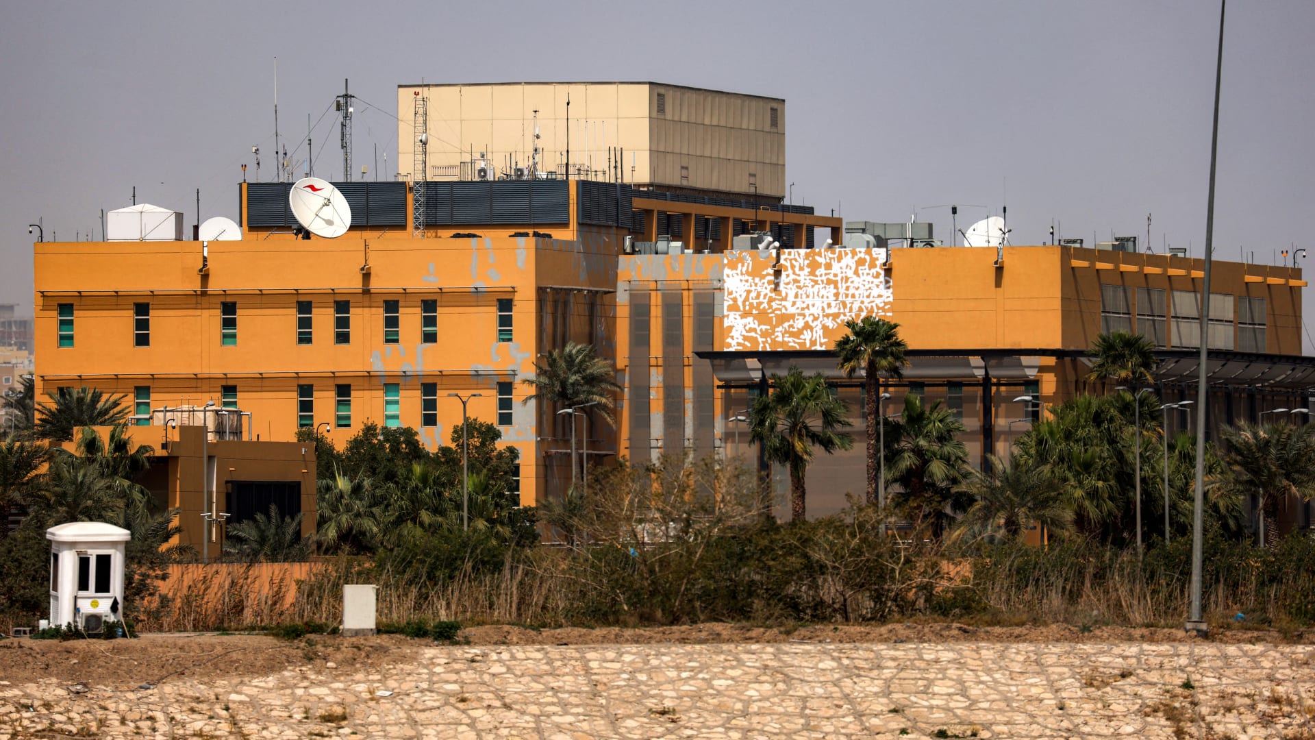 إيران: استهداف القاعدة اللوجستية للسفارة الأمريكية في بغداد 3 مرات خلال يوم الجمعة