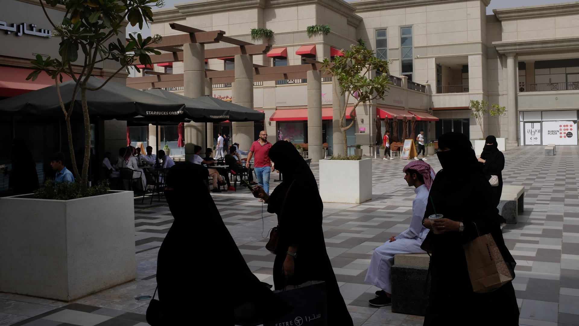 أبرز جنسيات الوافدين بالسعودية بأرقام التعداد السكاني 2022