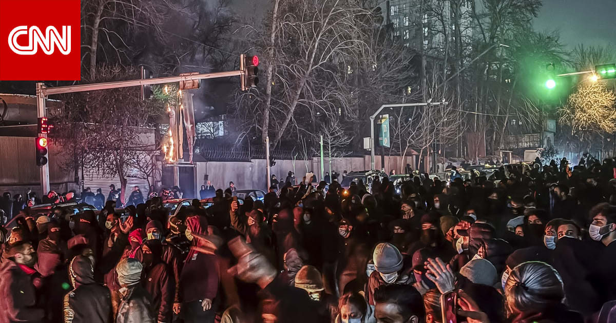 منظمة حقوقية: 490 قتيلا وأكثر من 10 آلاف معتقل منذ اندلاع احتجاجات إيران