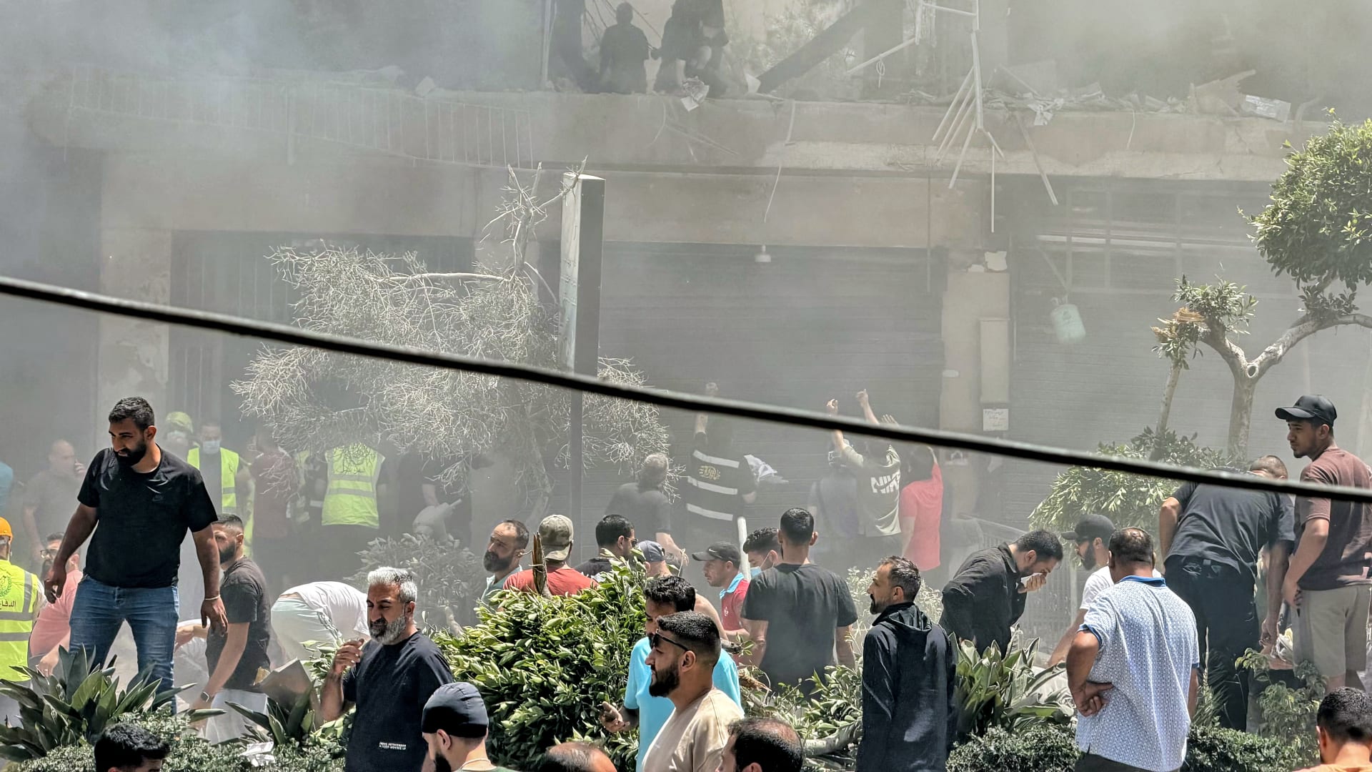 ضربات إسرائيلية على بيروت وسط تضارب بشأن اتفاق إيران.. آخر التطورات