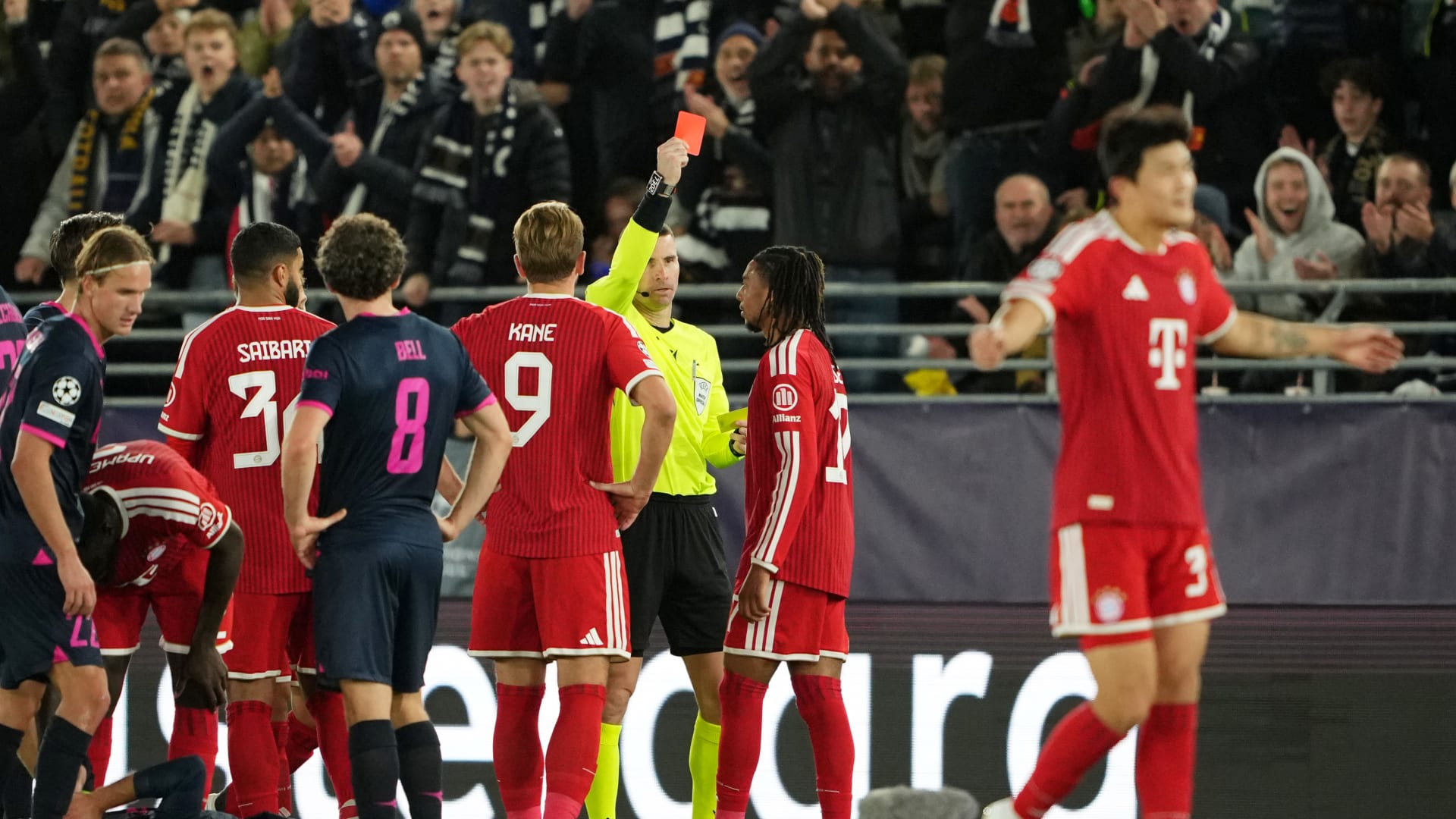 لقطة جدلية من دوري أبطال أوروبا.. مايكل أوليسه يرمي الكرة في وجه لاعب الخصم