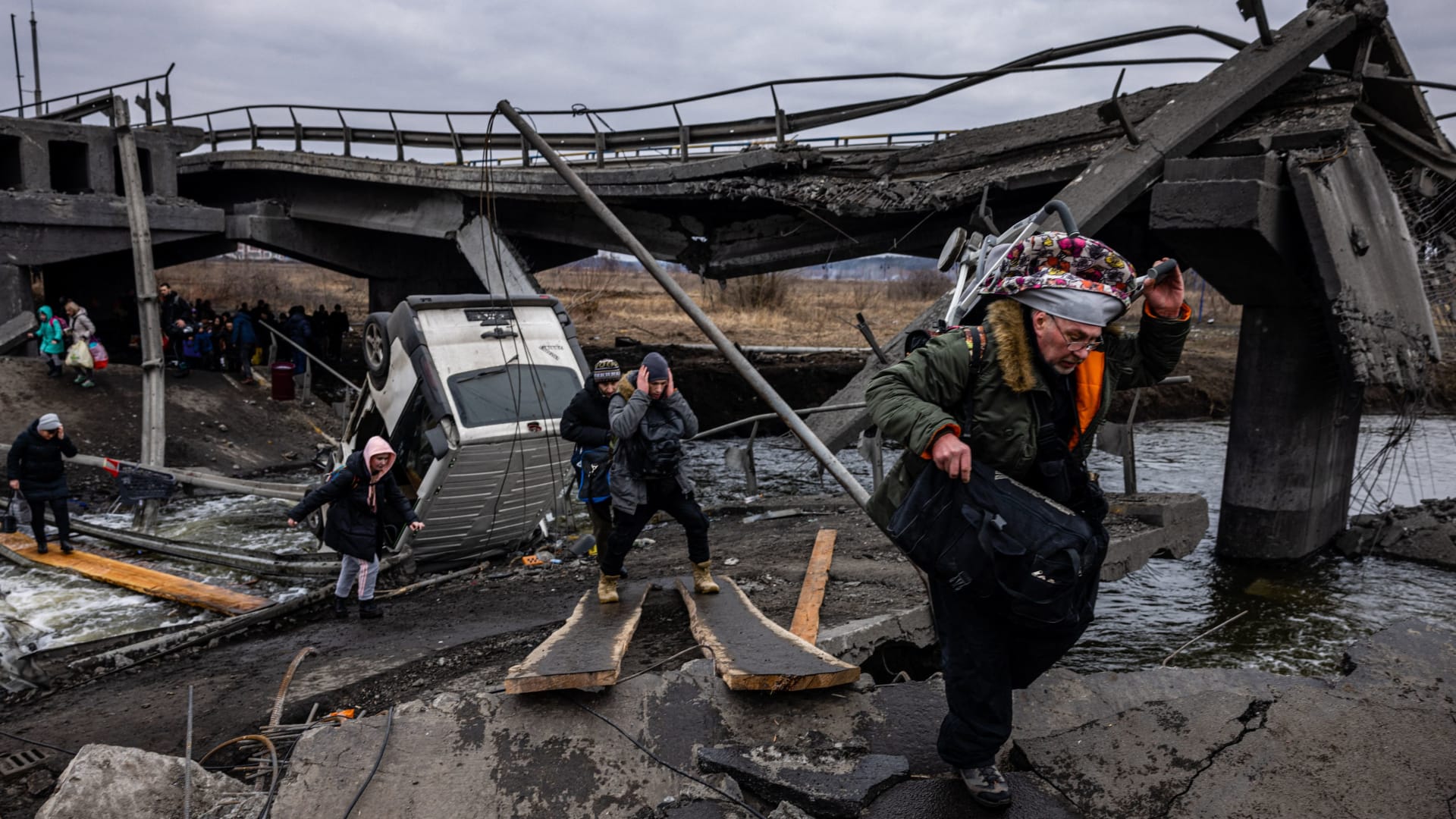 أوكرانيا: مقتل 35 شخصًا على الأقل وإصابة 134 بجروح بالقرب من لفيف